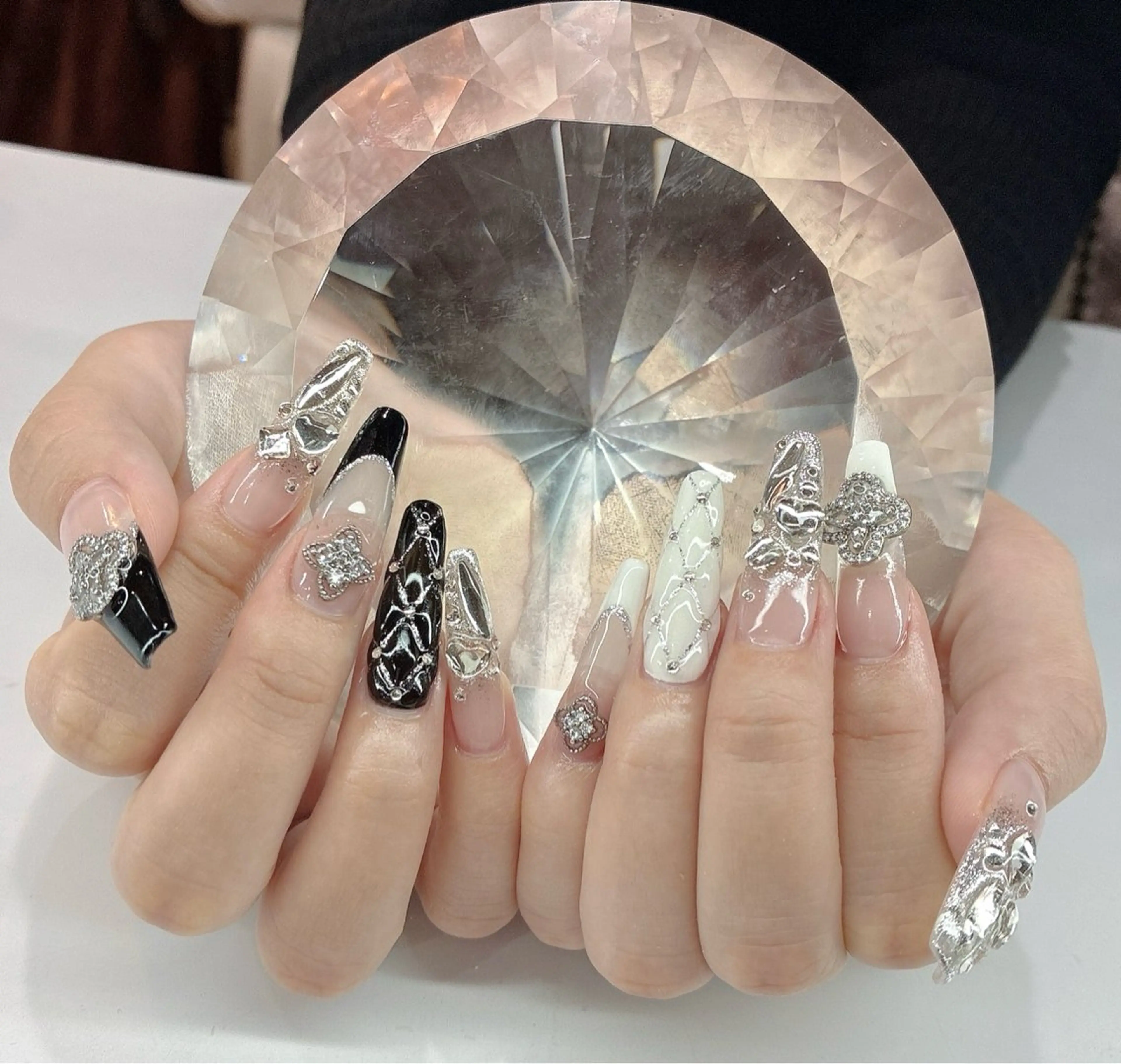 ネイル ハンドネイル LoaChaton kaeのネイルデザイン