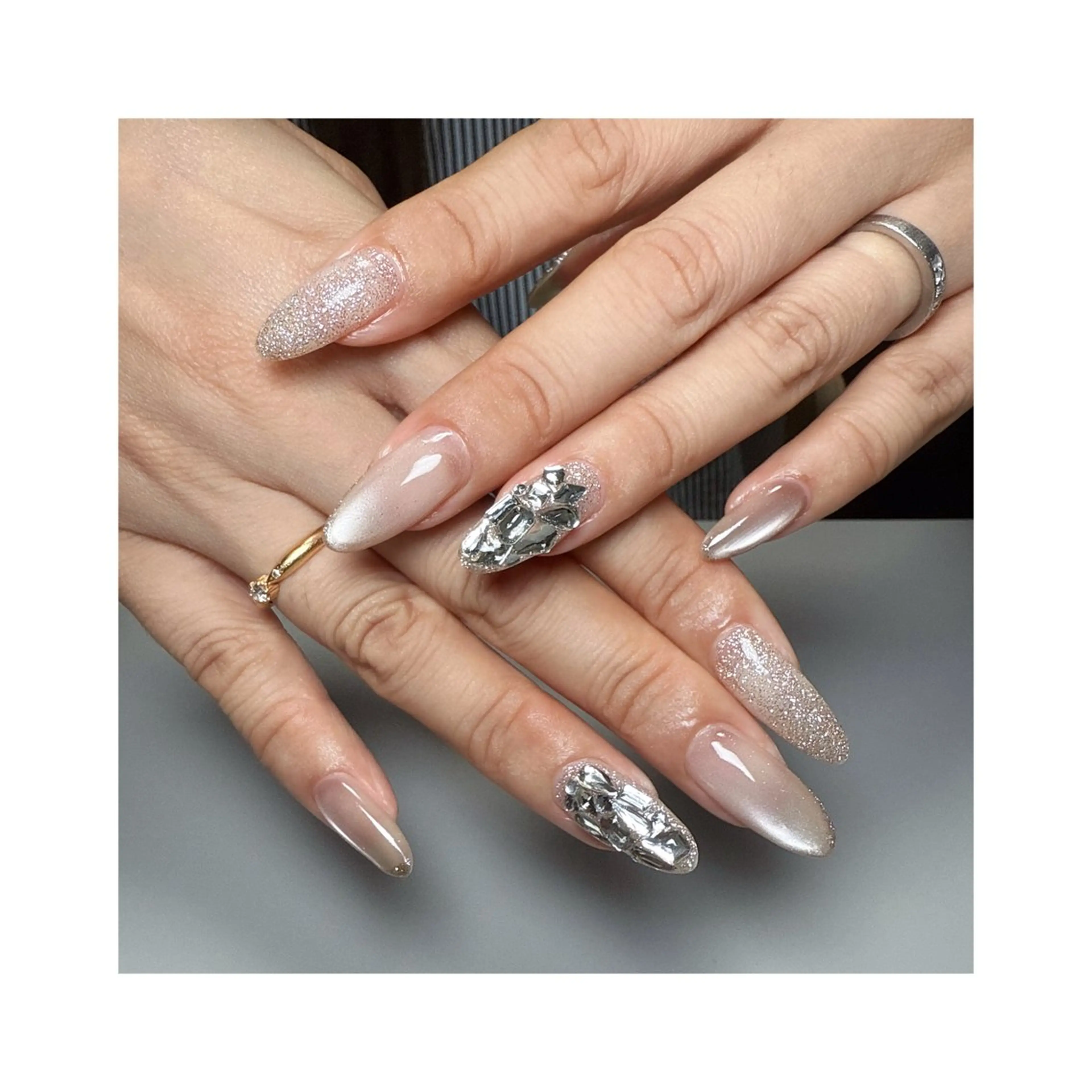 セミロング ハンドネイル FLORA NAIL SALONのネイルデザイン