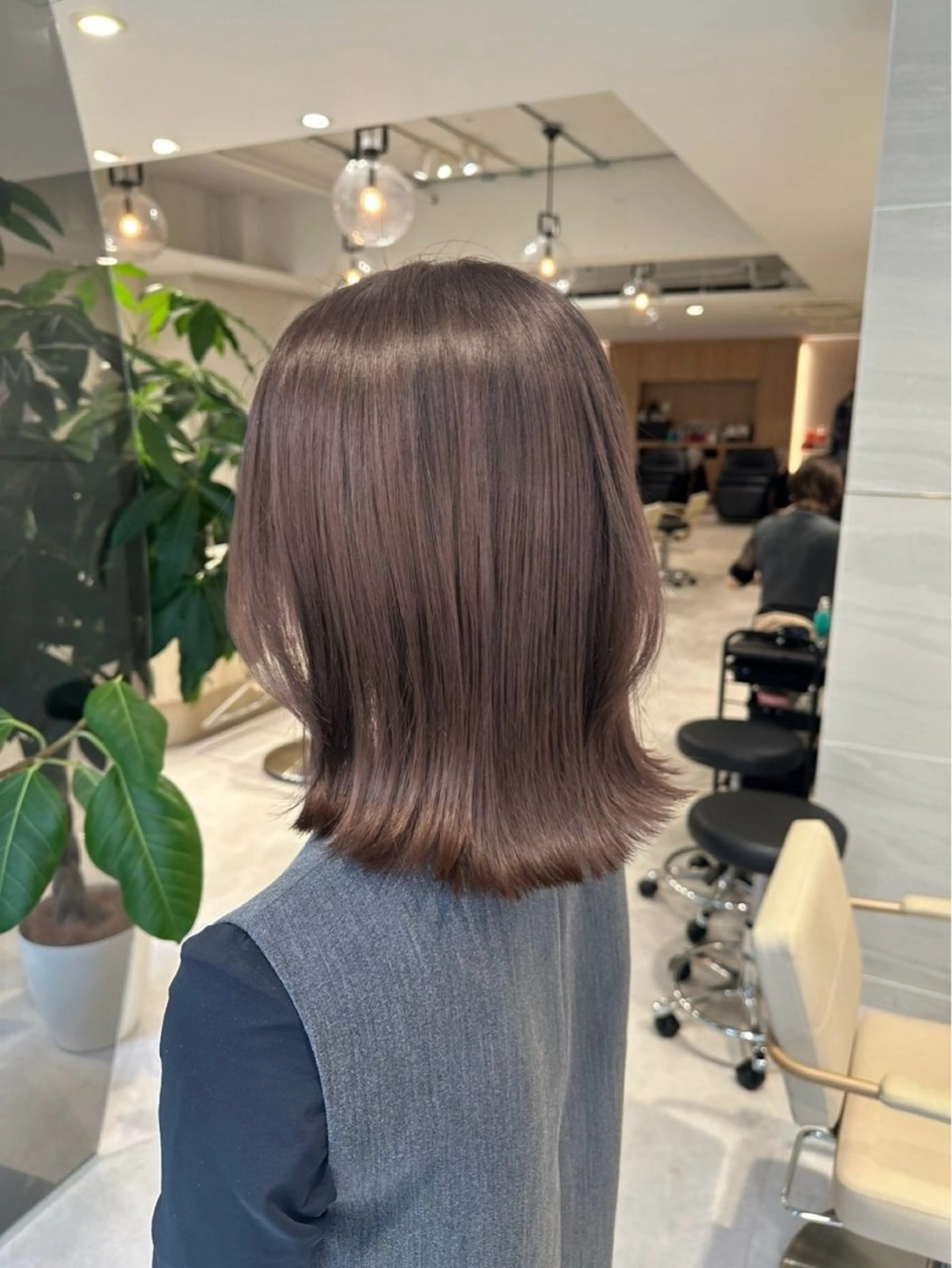ミディアム カラー ベージュカラー イルミナカラー くびれヘア カット ヘアカラー トリートメント Ms.CHARM所属・透明感カラー🌿 グレージュ🐺陽介のヘアスタイル