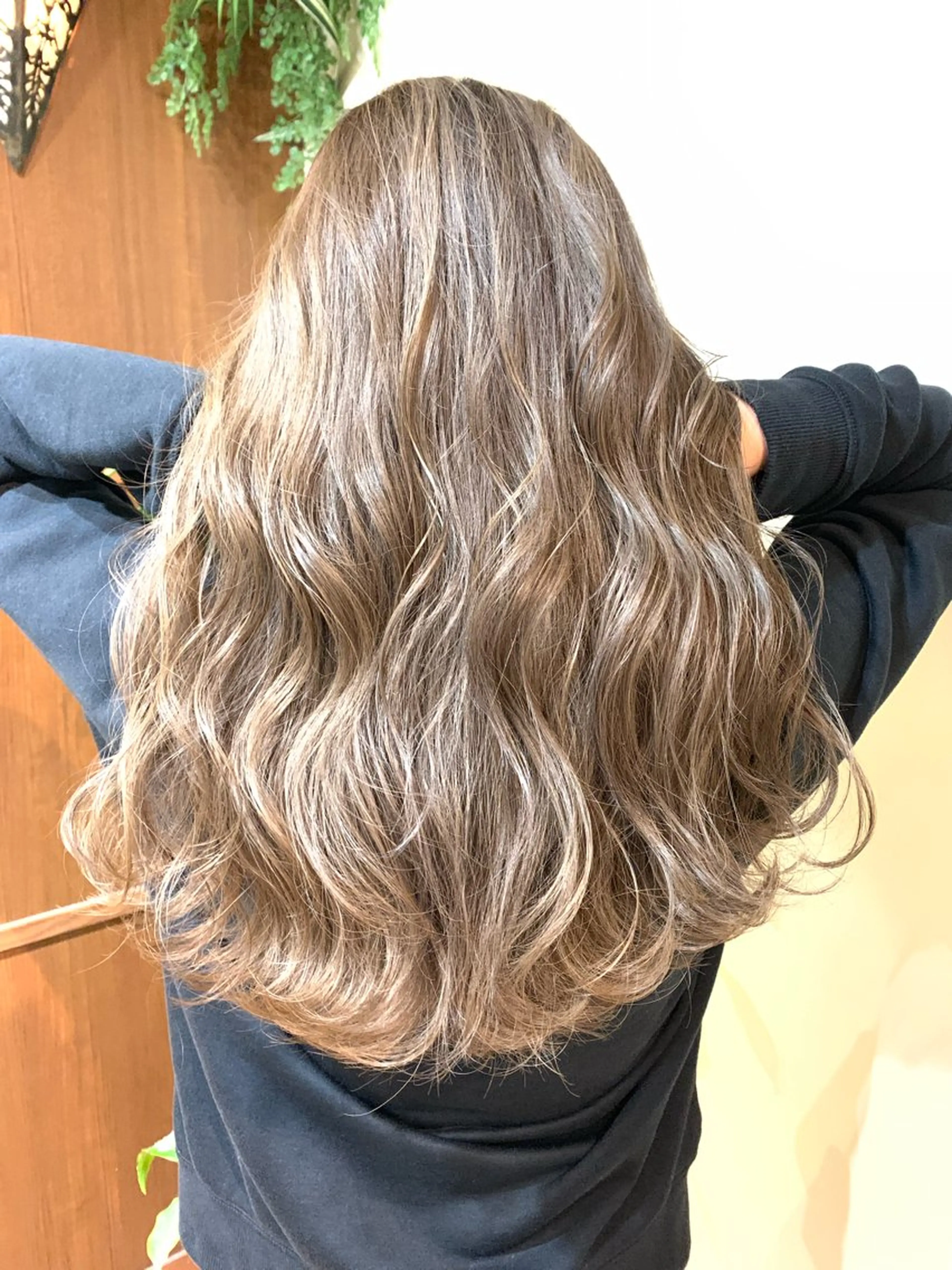 ロング カラー ヘアカラー トリートメント RINA .のヘアスタイル