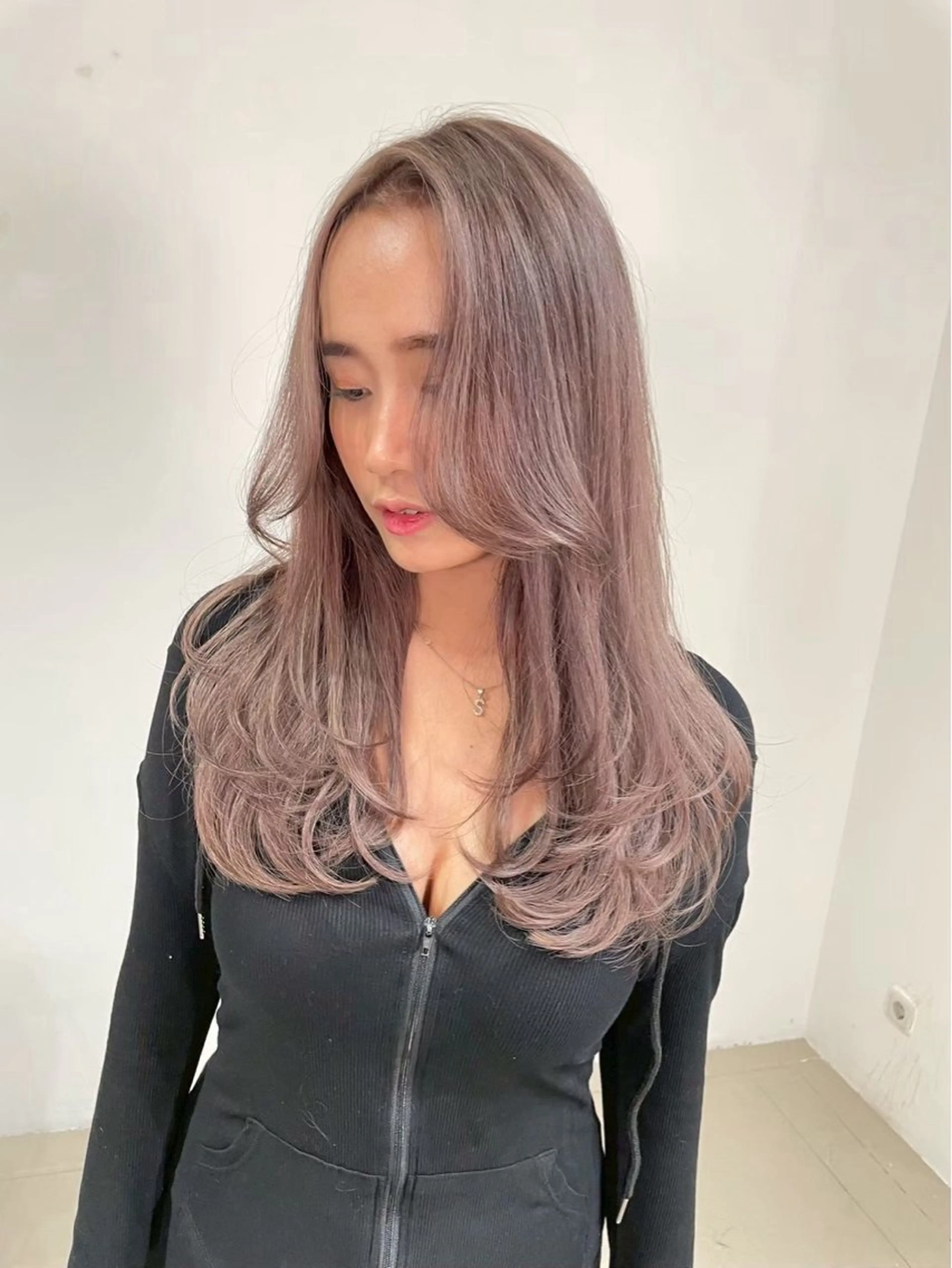 【⠀✂️カットモデル⠀】⚠️現在胸上以上の長さでレイヤー入れたい方のみ⚠️の写真