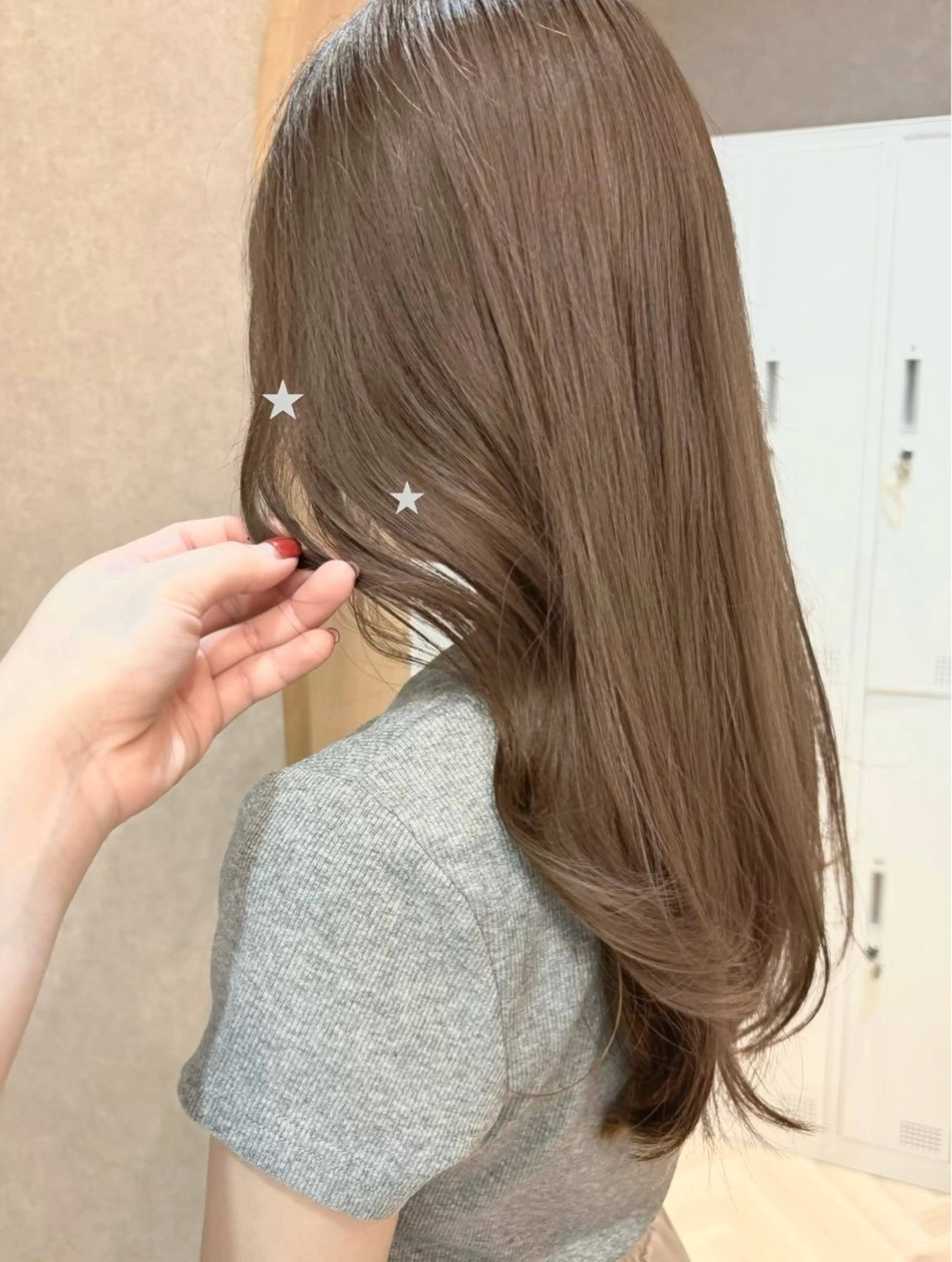 ミディアム ラベンダーベージュ ヘアカラー トリートメント レイヤー/透明感 /ベージュ/りほ🤍のヘアスタイル