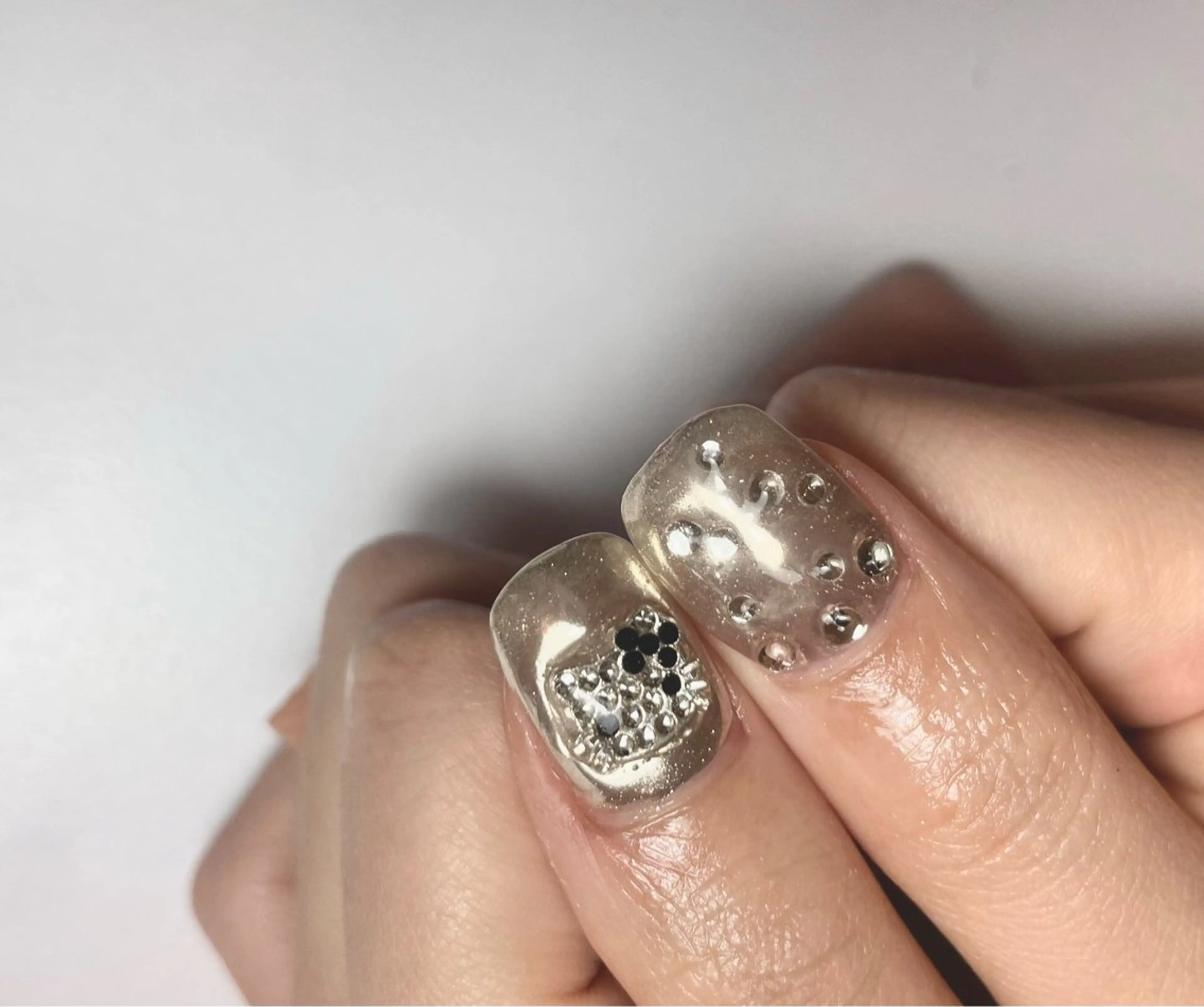 ネイル アートネイル ジェルネイル ミラーネイル ニュアンスネイル シルバー ハンドネイル Ca rinaのネイルデザイン