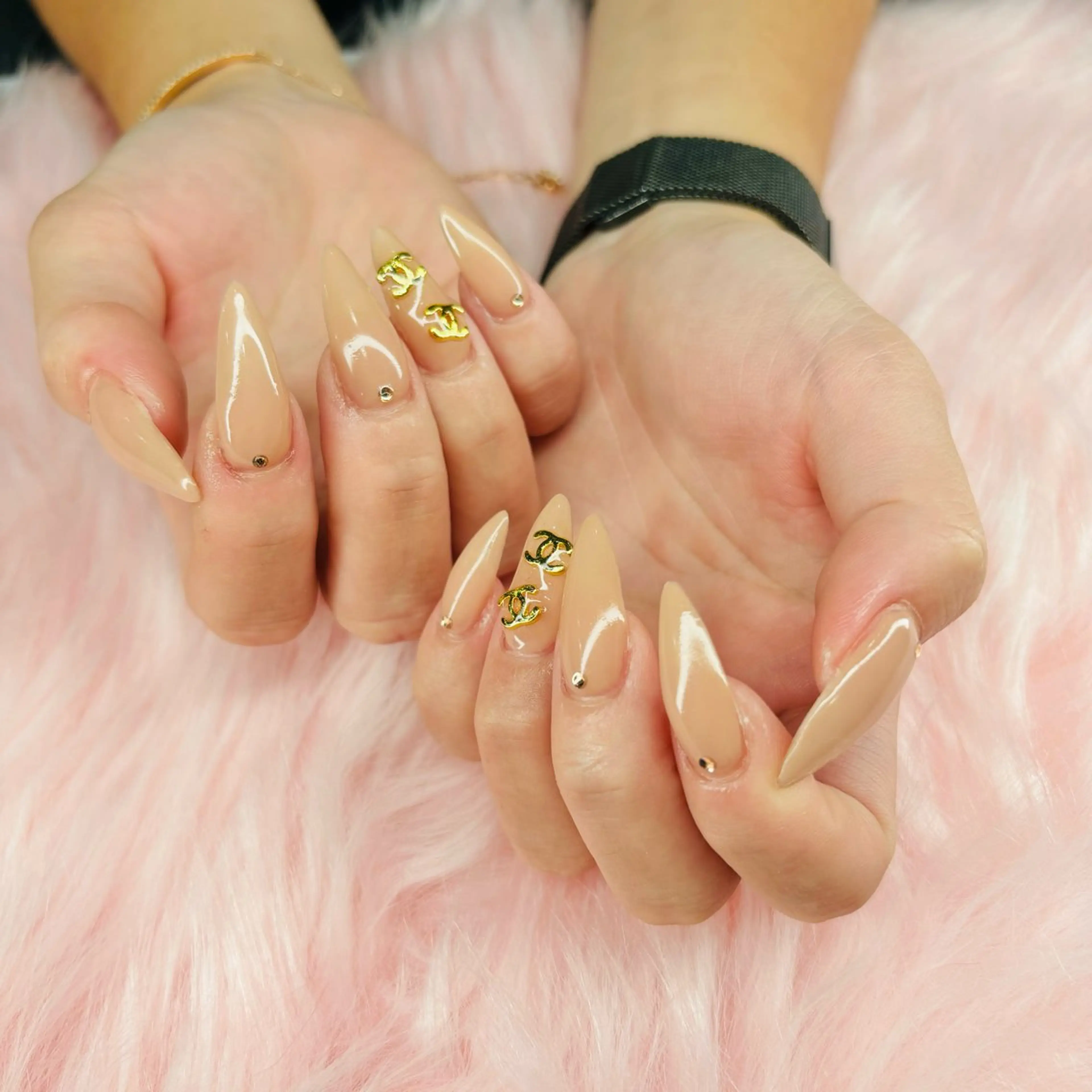 ネイル 持ち込み ストーンネイル R2nail所属・R2 nailのネイルデザイン