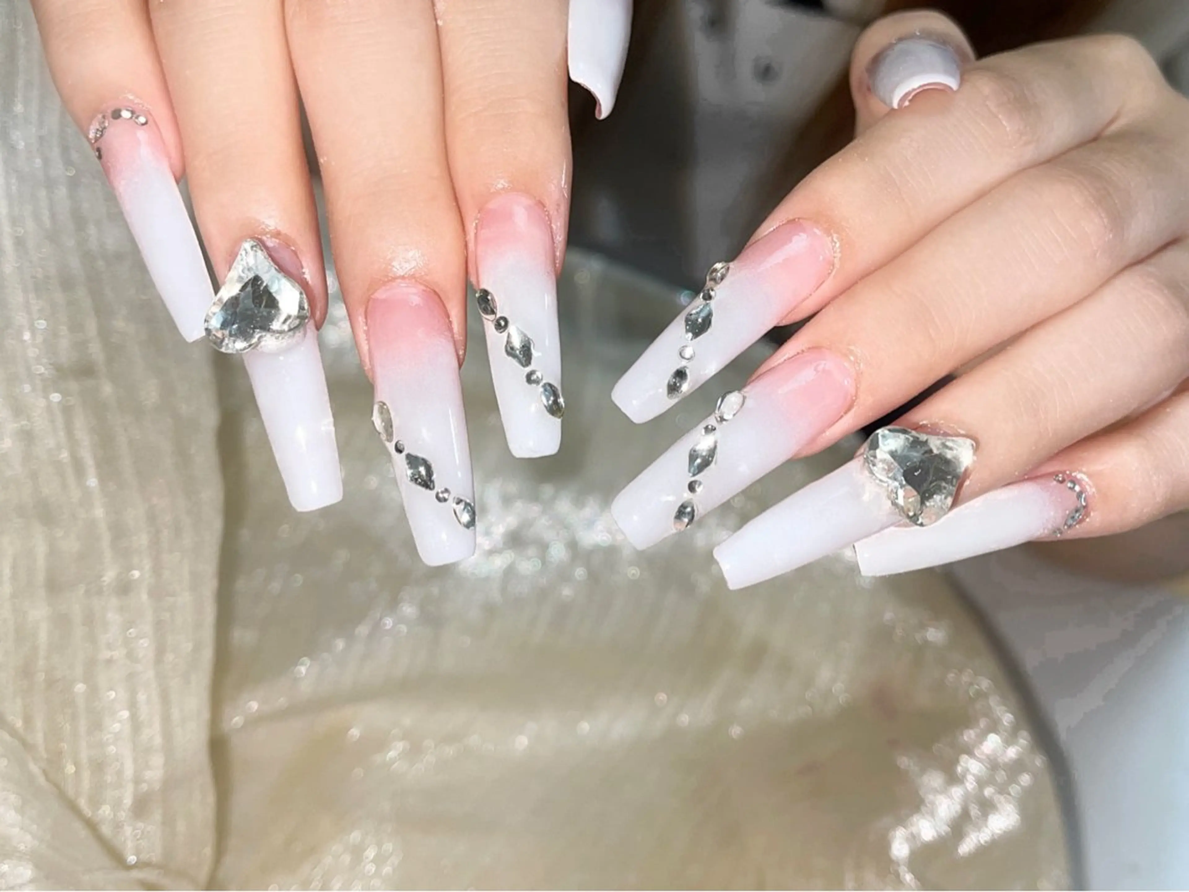 ネイル ハンドネイル 🎀ネイルサロン エクラYUI🎀のネイルデザイン