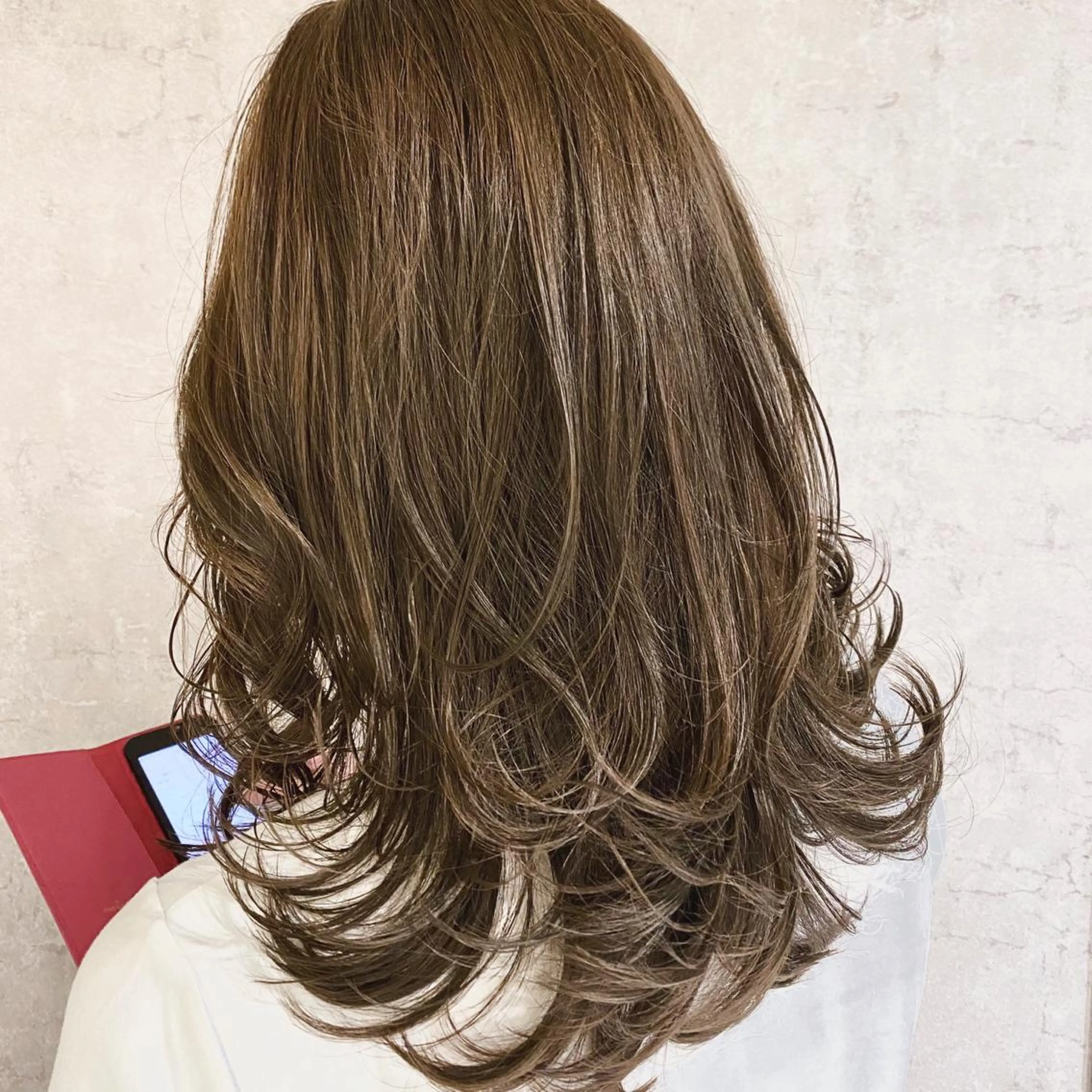 ミディアム レイヤーカット hairdressing salon　mulum所属・Kasumi 店長のマツエク・マツパデザイン