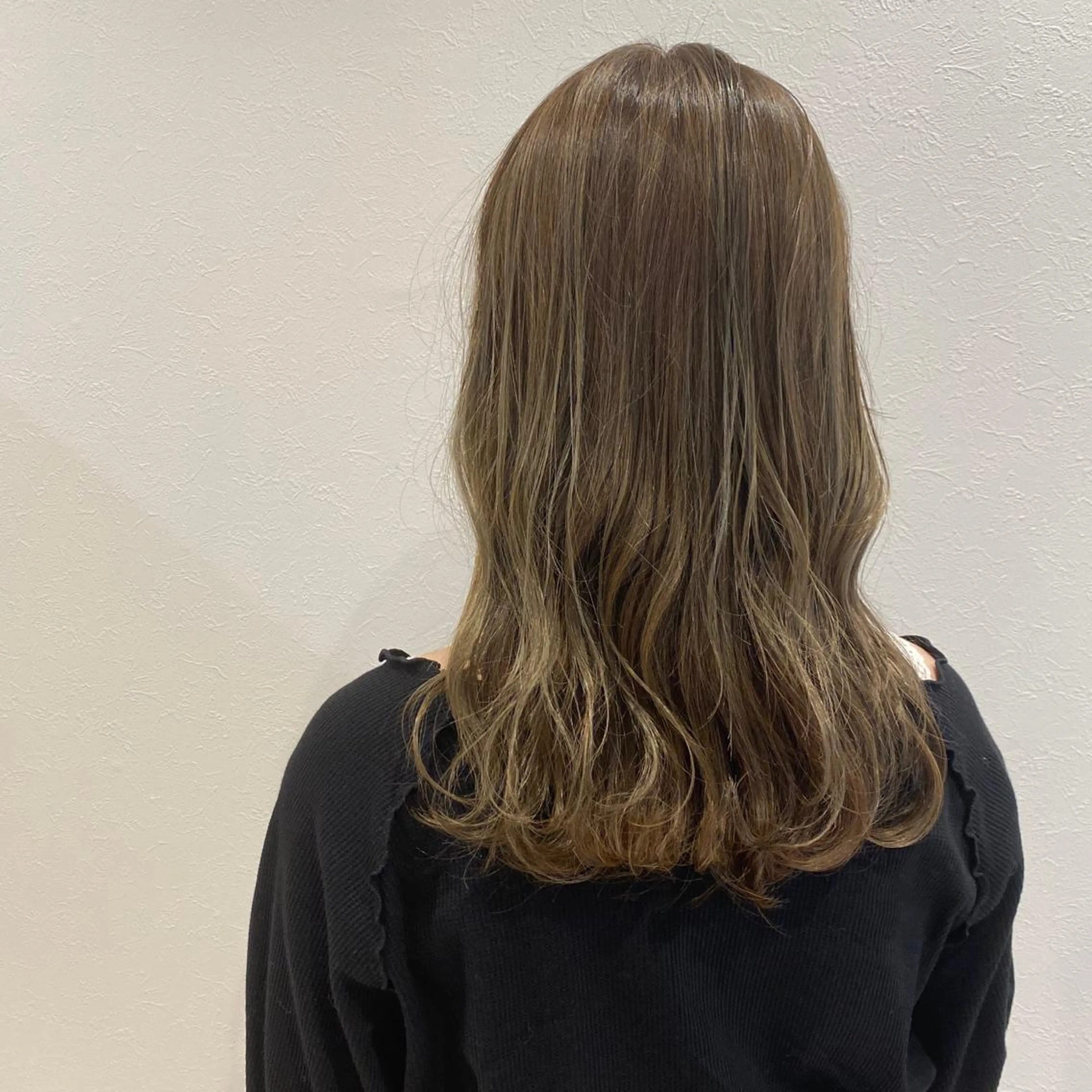 ロング 宮村 真穂のヘアスタイル