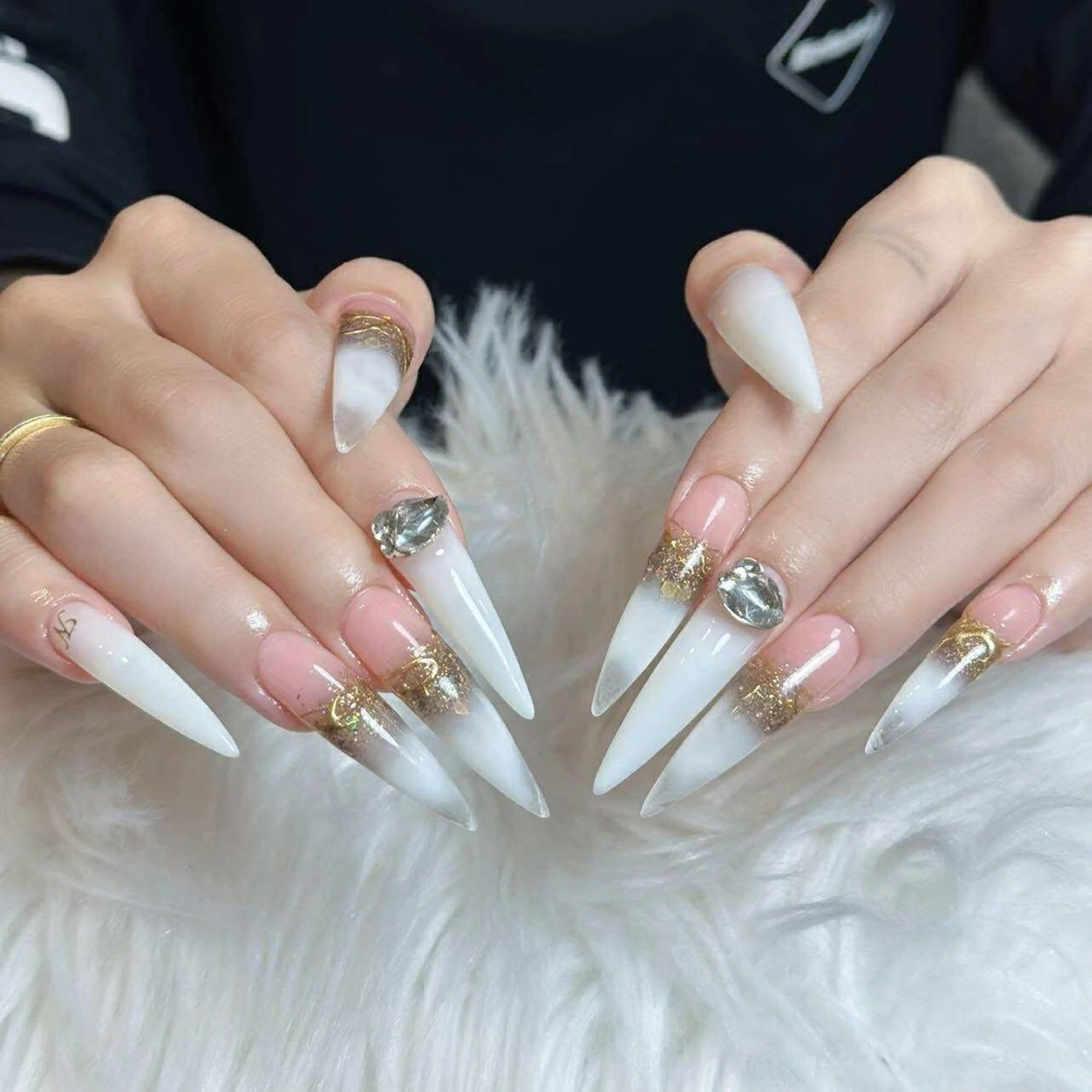 ネイル フレンチネイル ジェルネイル キラキラネイル 韓国ネイル マグネットネイル ハンドネイル Julli nail studio所属・Julli NailStudioのネイルデザイン