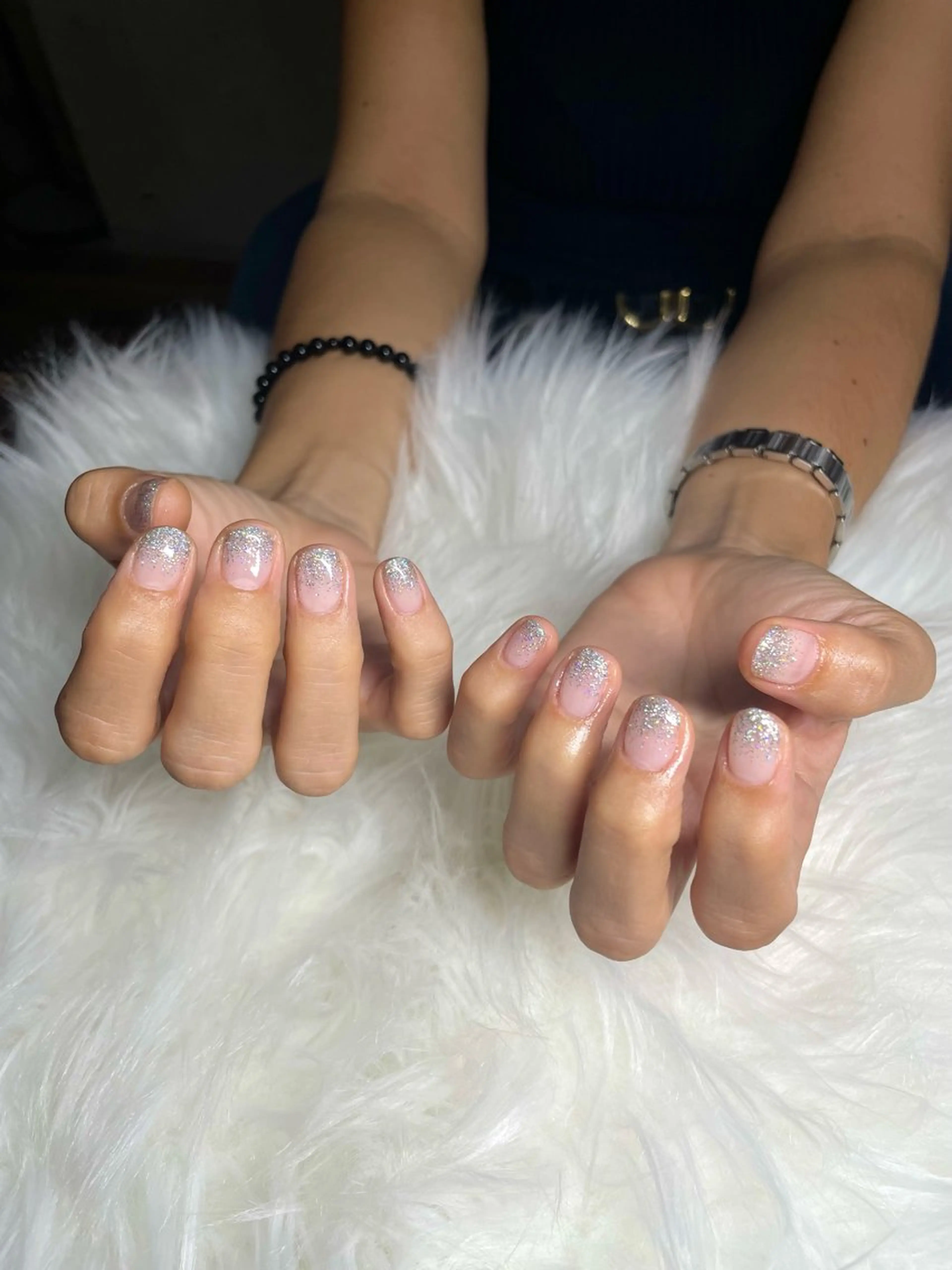 ネイル オーロラネイル グラデーション ラメ(グリッター) ラメグラデーション シルバー ハンドネイル IROHA NAIL 三条河原町店所属・IROHA NAIL Kurumi🪽🫧のネイルデザイン