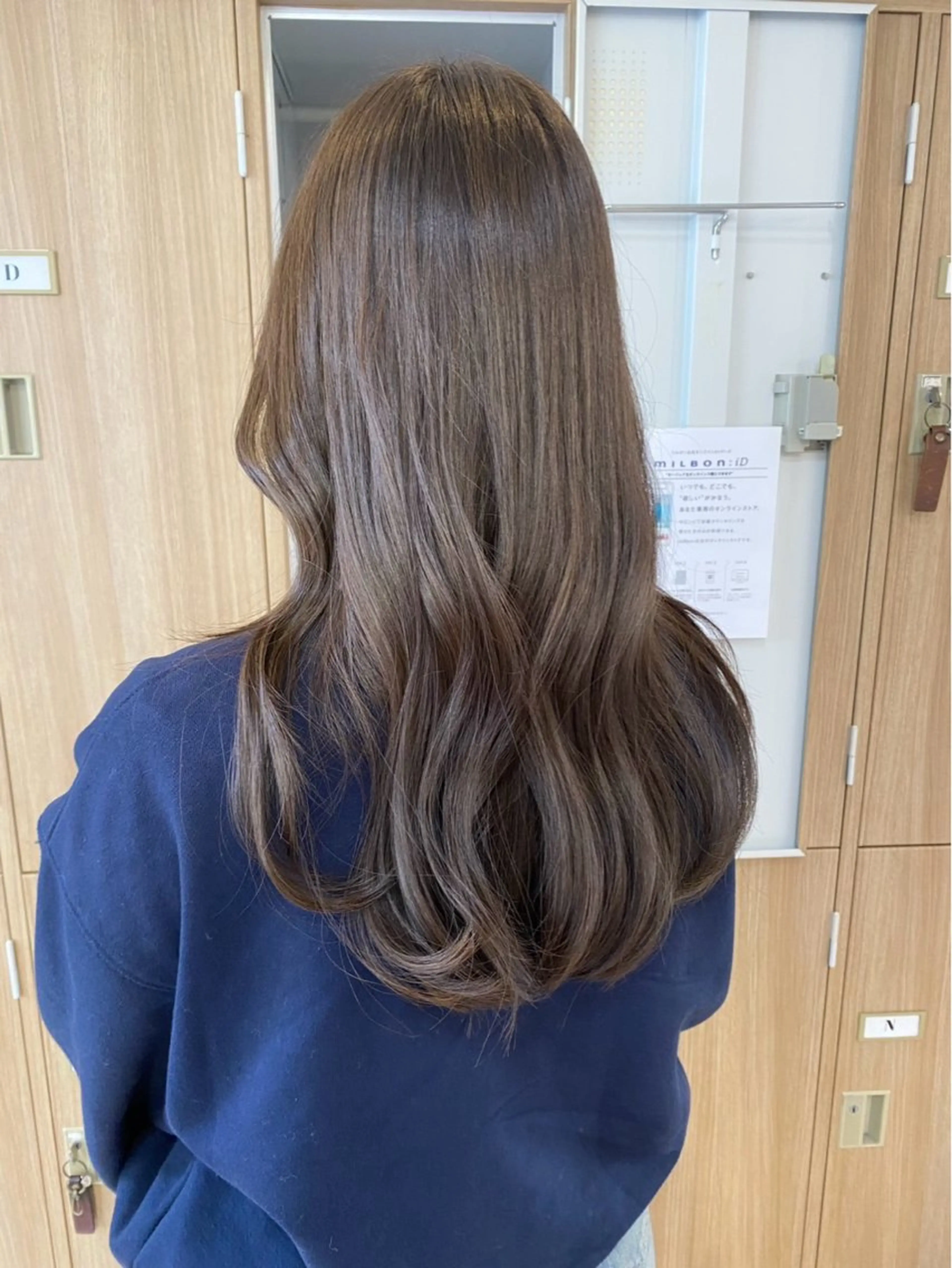 ロング カラー 石原 結依のヘアスタイル