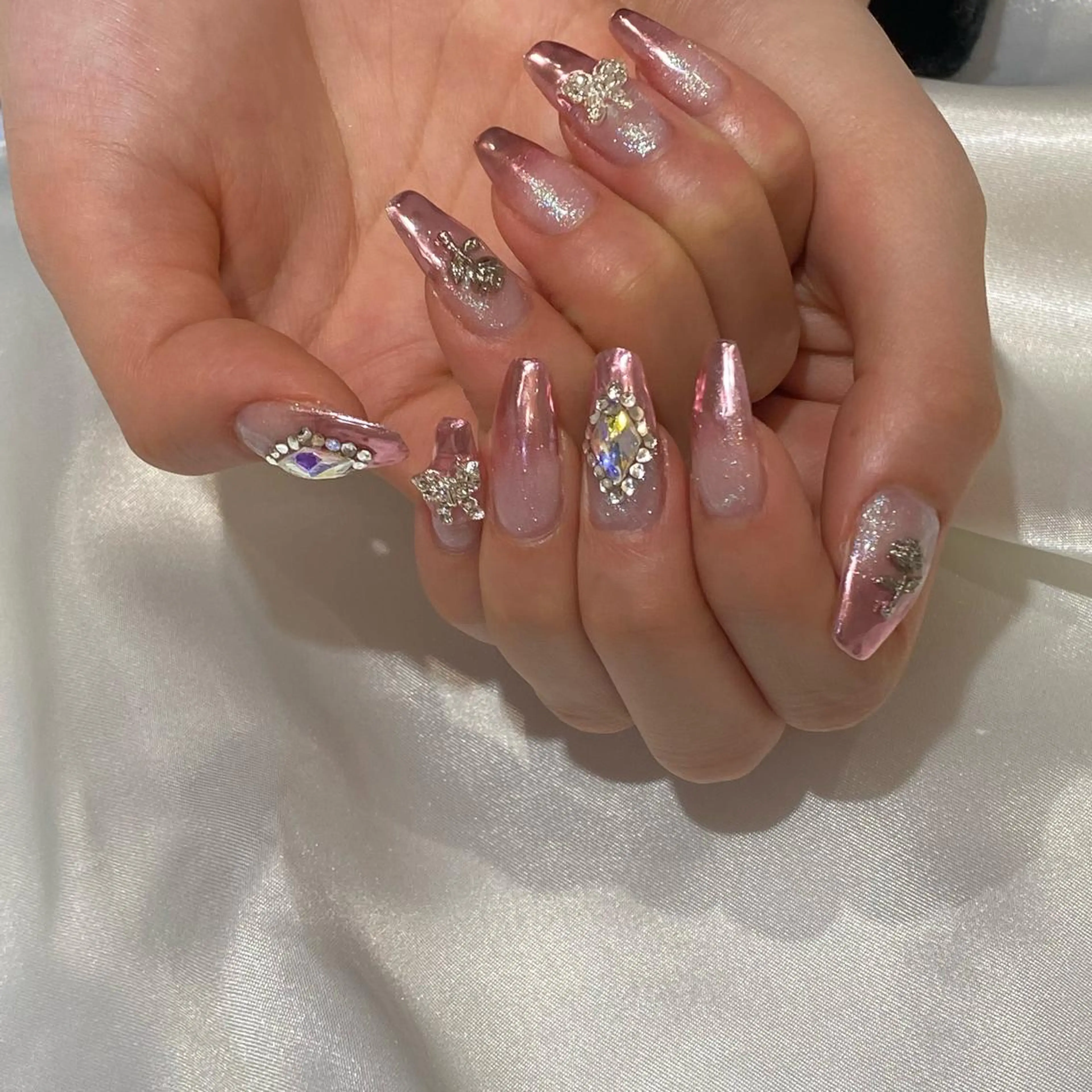 ネイル グラデーション ミラーネイル sio.nail&eyebrow salon shimokitazawa2号店所属・nailist mana𖤐´-のネイルデザイン