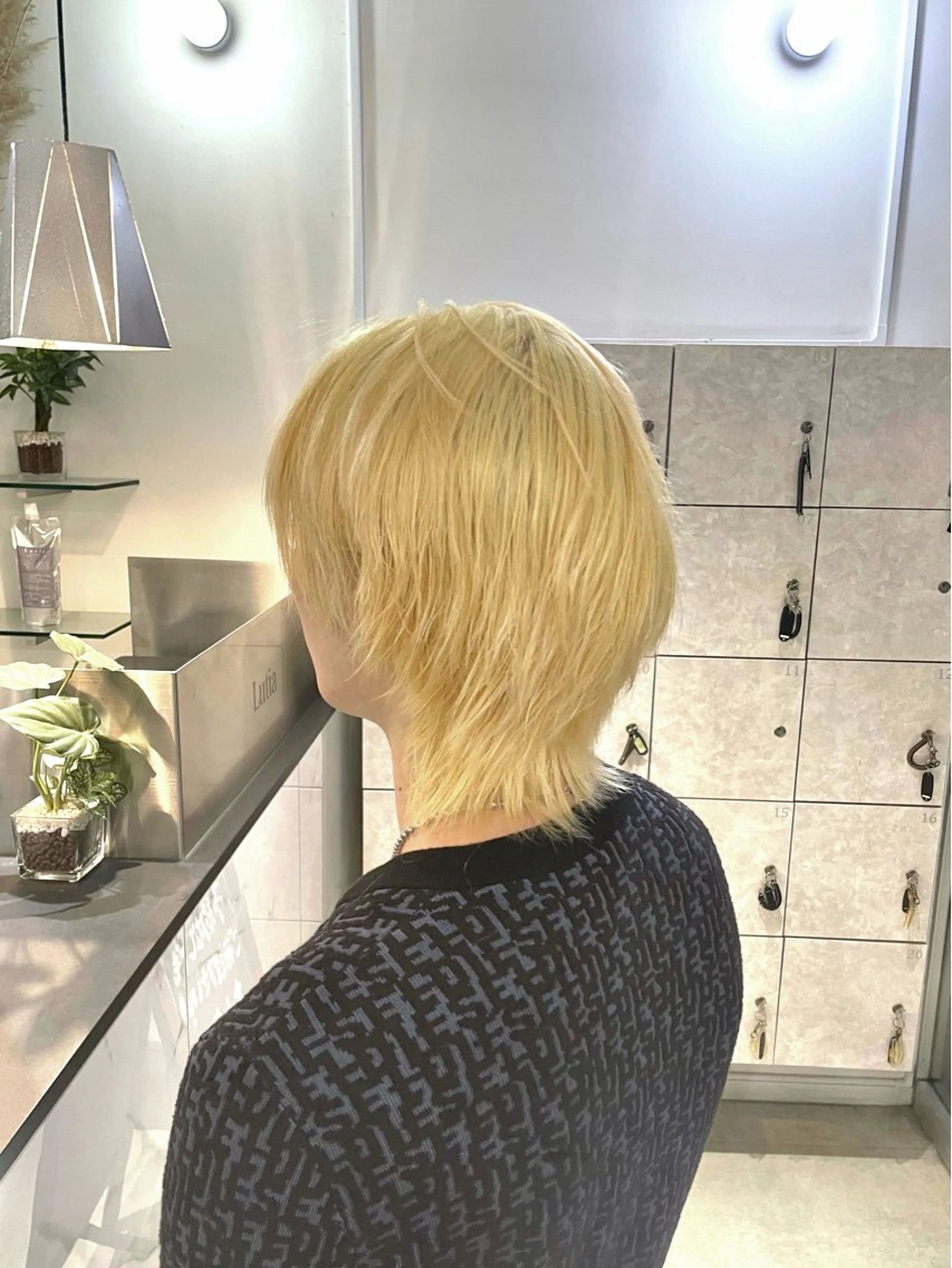 ショート カラー メンズ 抜きっぱなしブロンド Lutia所属・mimi🩵ྀི 個性派カラー⑅ ⸝꙳のヘアスタイル