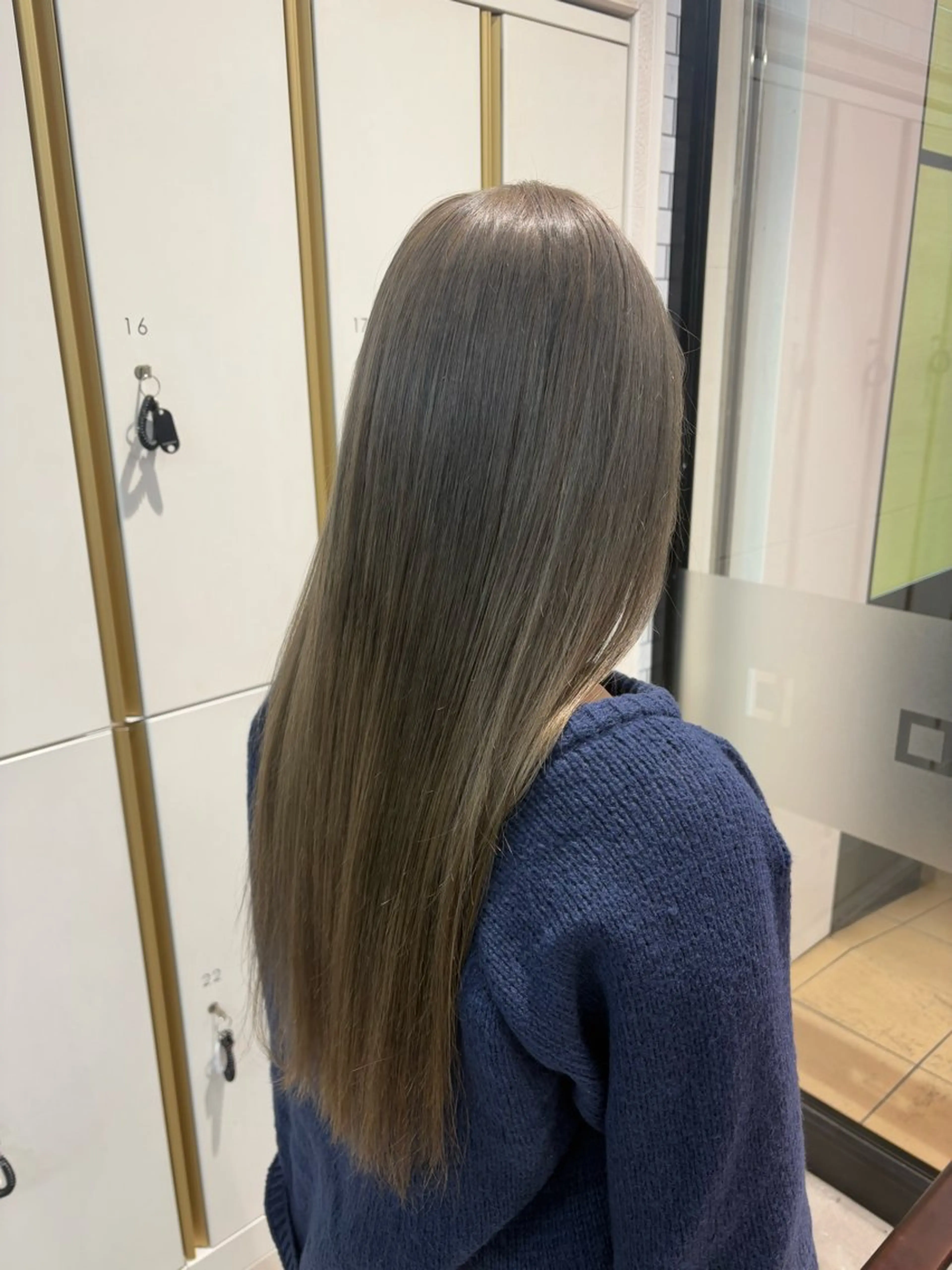 ロング カラー ブリーチ🫧艶カラー レイヤー韓国ヘアのヘアスタイル