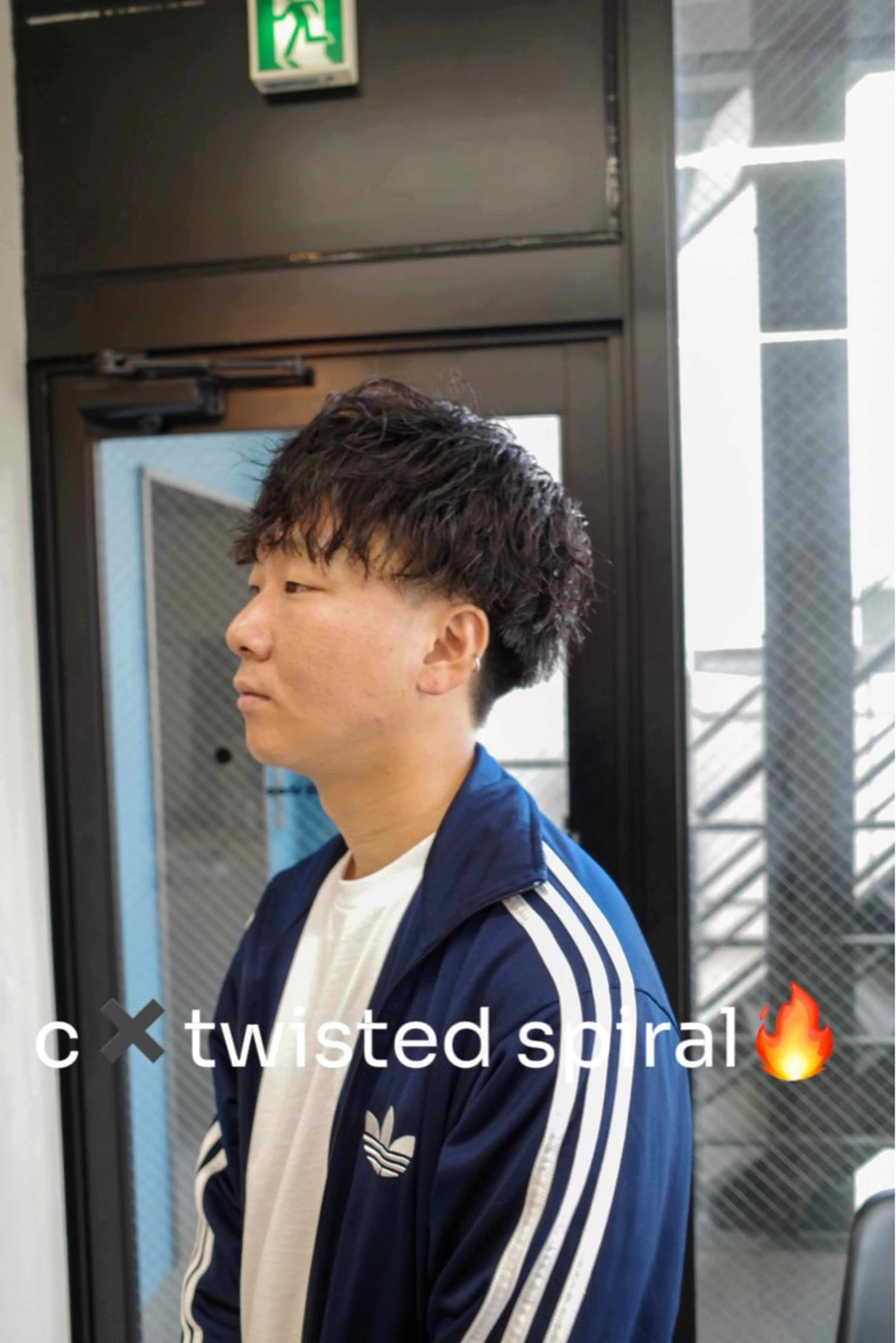 パーマ メンズ アップバング メンズハイライト マッシュ メンズパーマ メンズツイストパーマ Embellir甲東園所属・三野 光太郎のヘアスタイル