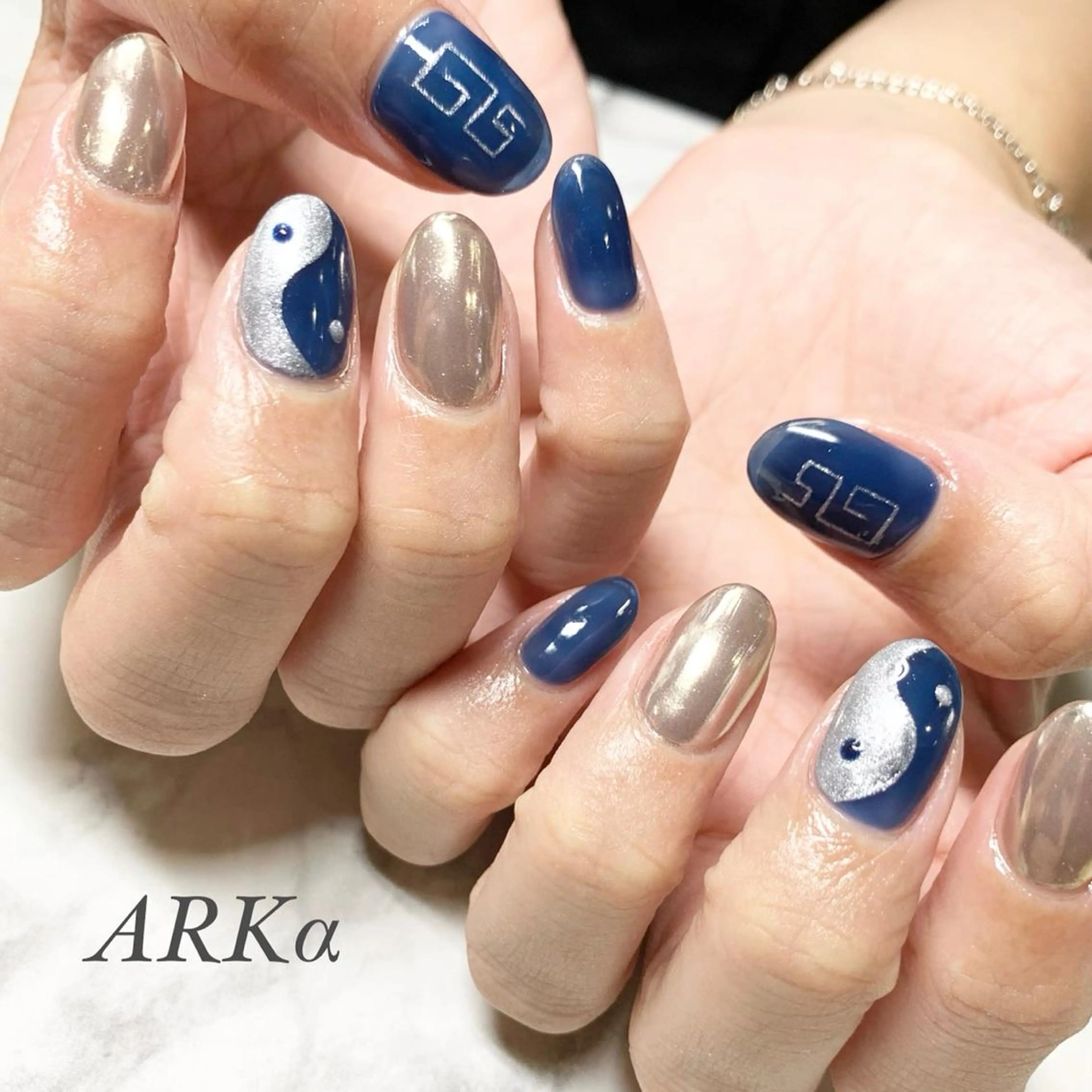 ネイル ミラーネイル ハンドネイル ARKα SHIORIのネイルデザイン