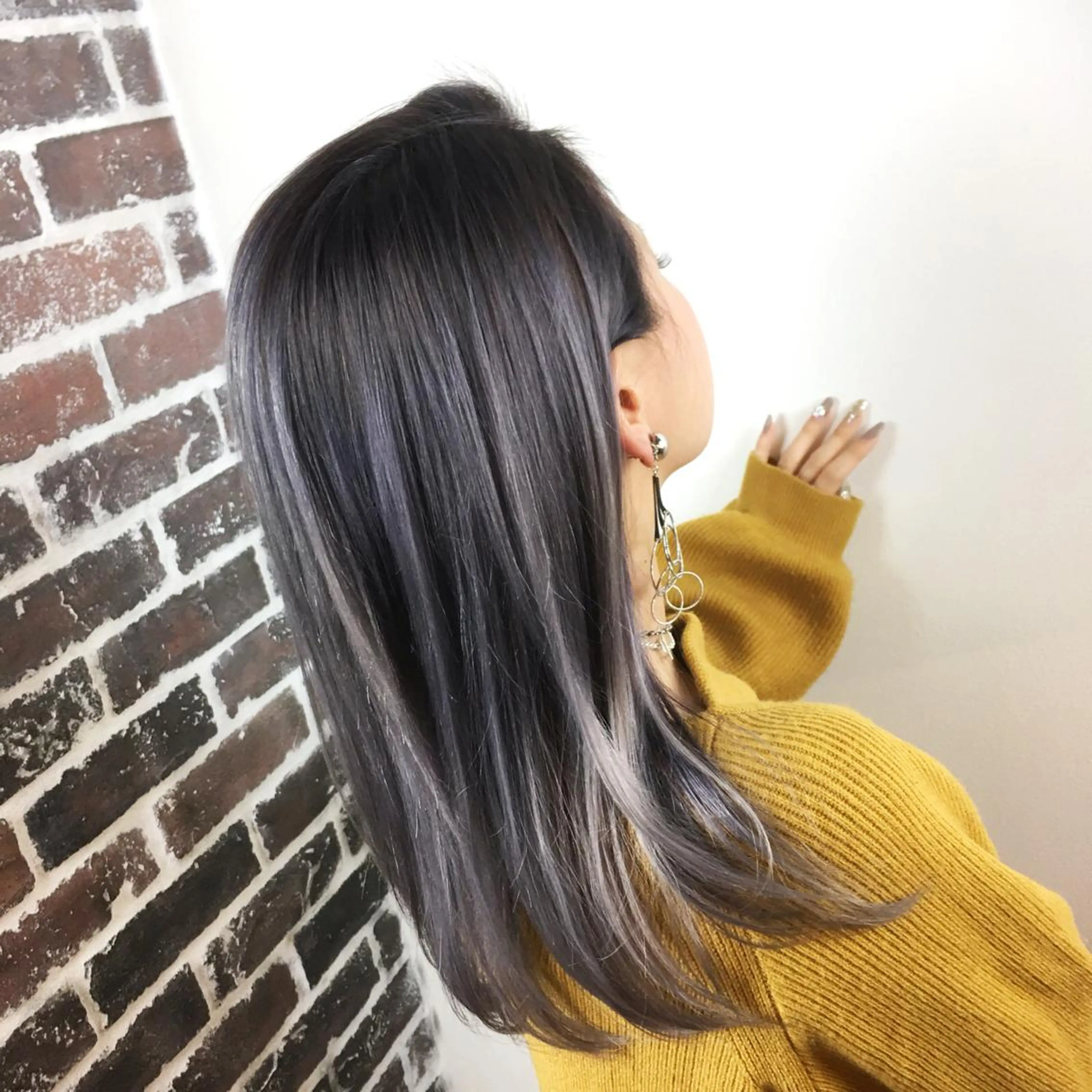 セミロング カラー バレイヤージュ グラデーションカラー ハイライトカラー ハイライト レイヤーカット ヘアカラー トリートメント Tiger  Lily所属・江藤 星史のヘアスタイル