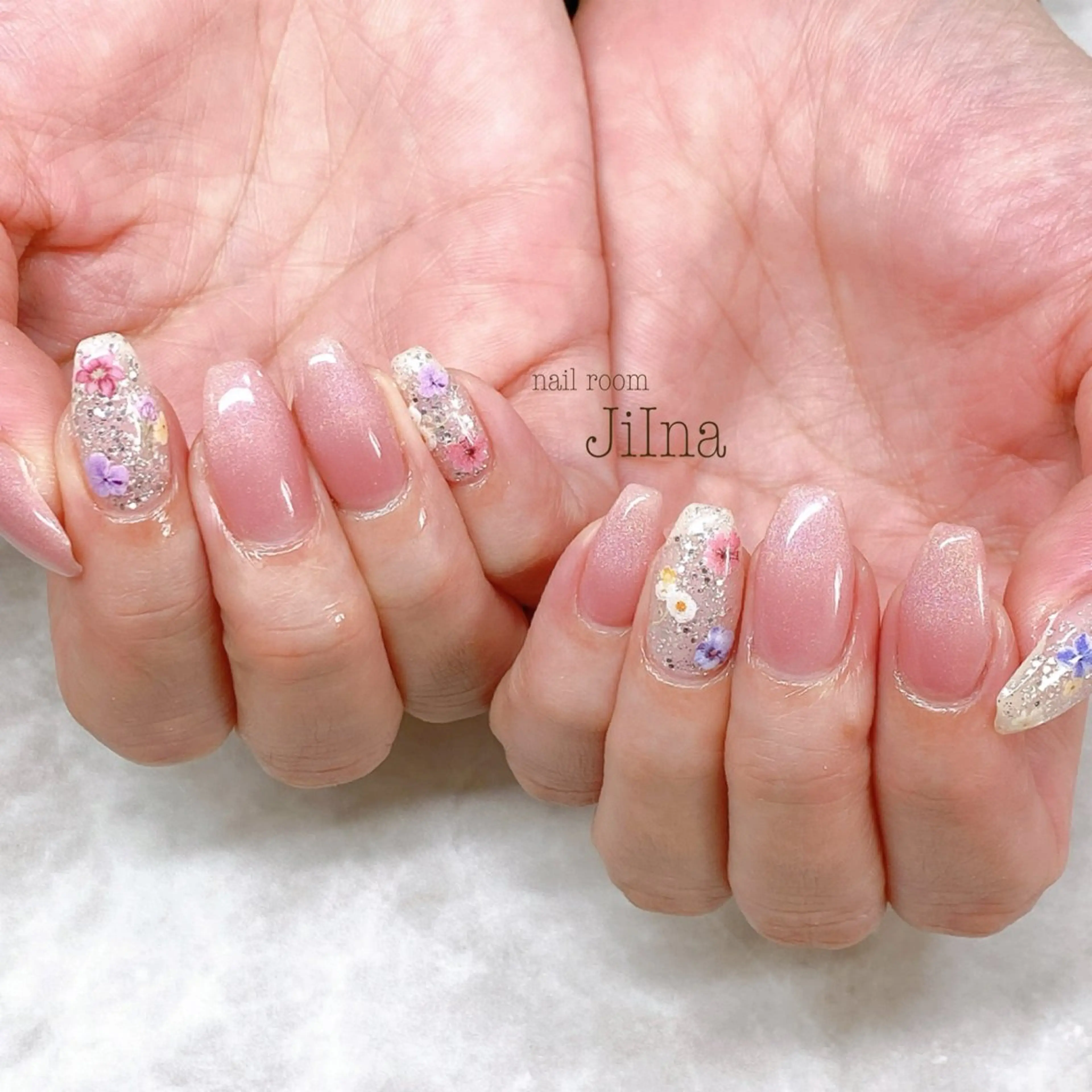 ネイル フラワーネイル マグネットネイル nail room JiInaのネイルデザイン
