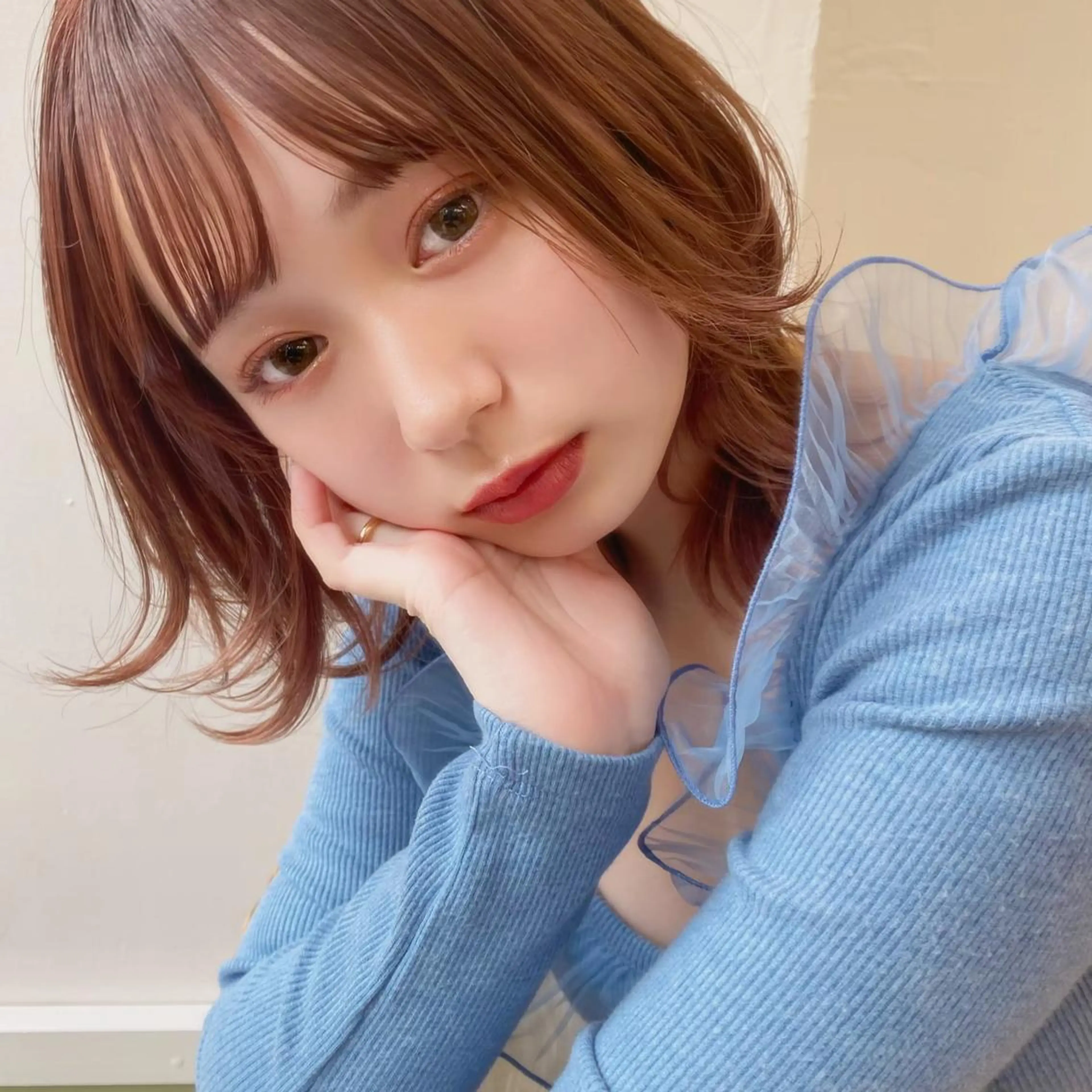 ミディアム カラー ミディアムレイヤー ブラウンカラー ピンクカラー ピンクブラウン レイヤーカット カット ヘアカラー chama レイヤーカットのヘアスタイル