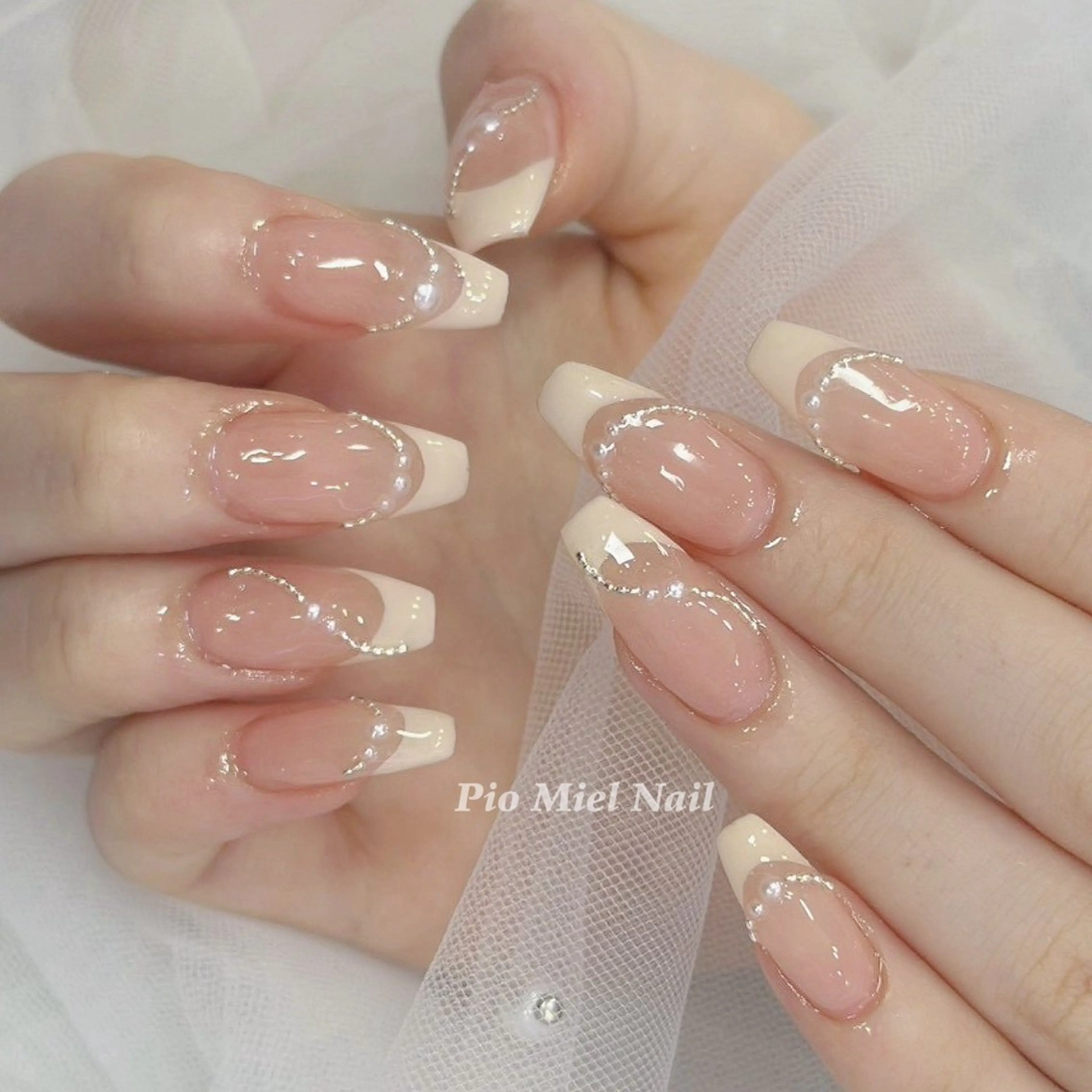 ネイル フレンチネイル ジェルネイル 持ち込み オフィスネイル パラジェル ハンドネイル momo 長さだしのネイルデザイン