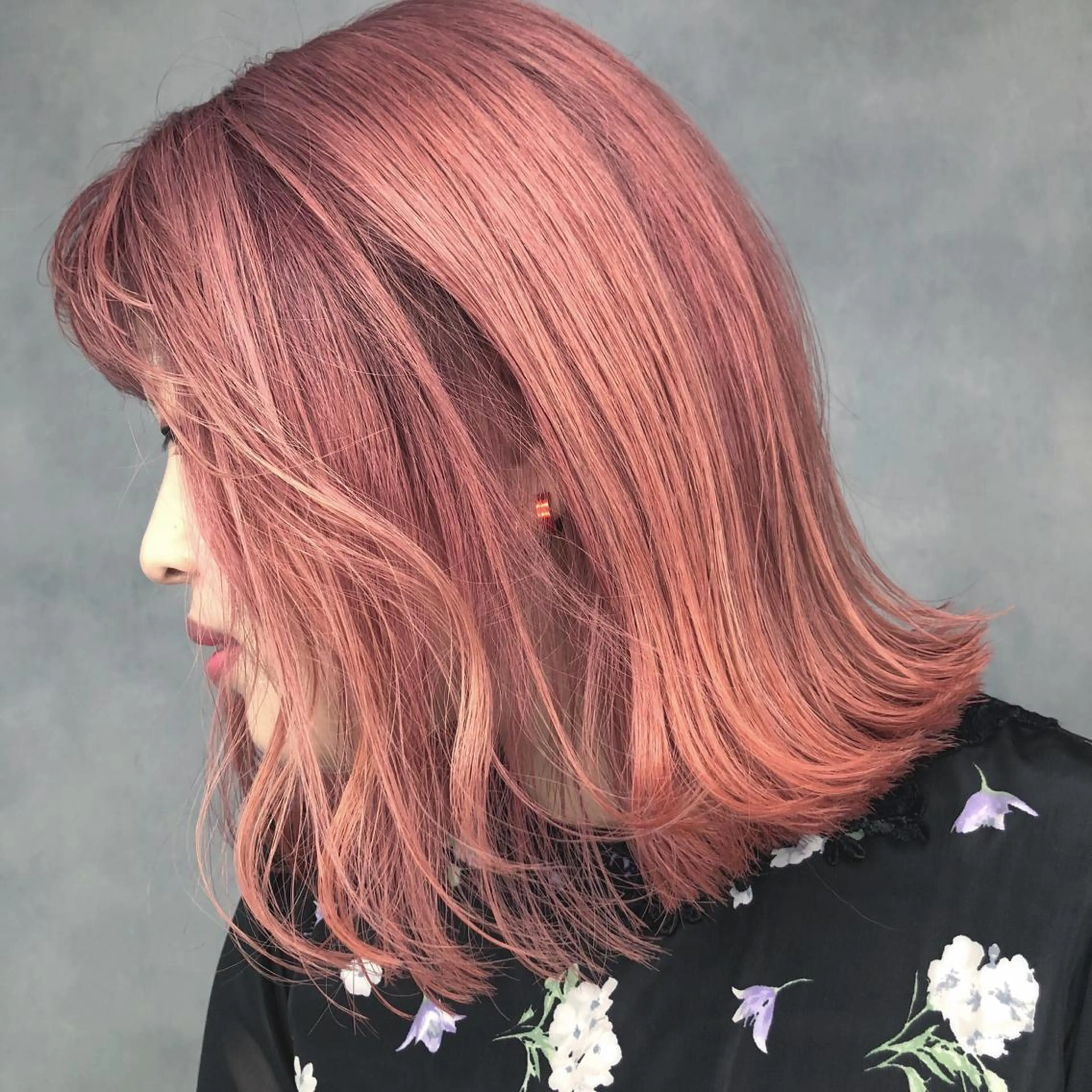 ミディアム カラー ピンクカラー ORIKA 美容室のヘアスタイル