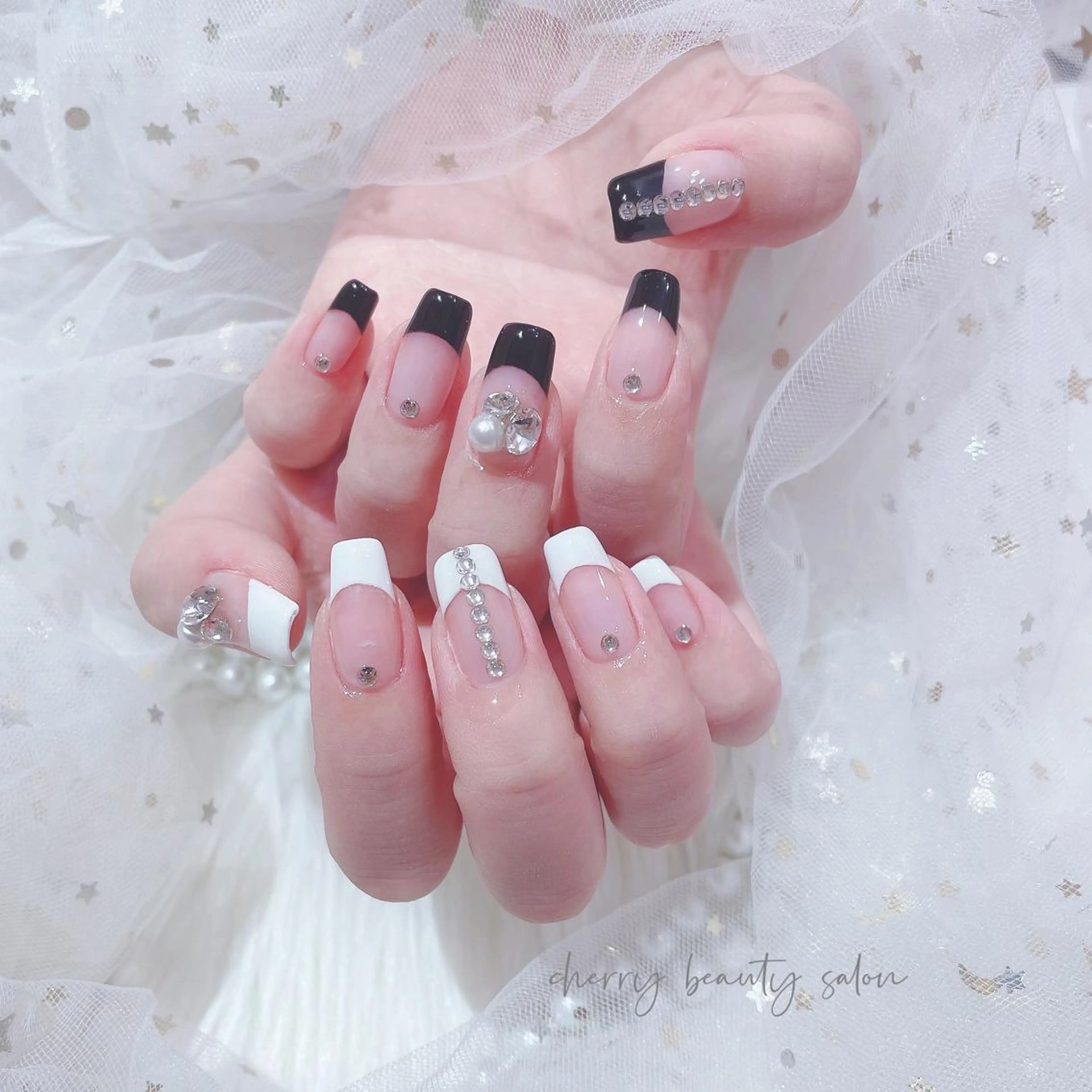 セミロング ネイル SAKURA 🍒のネイルデザイン