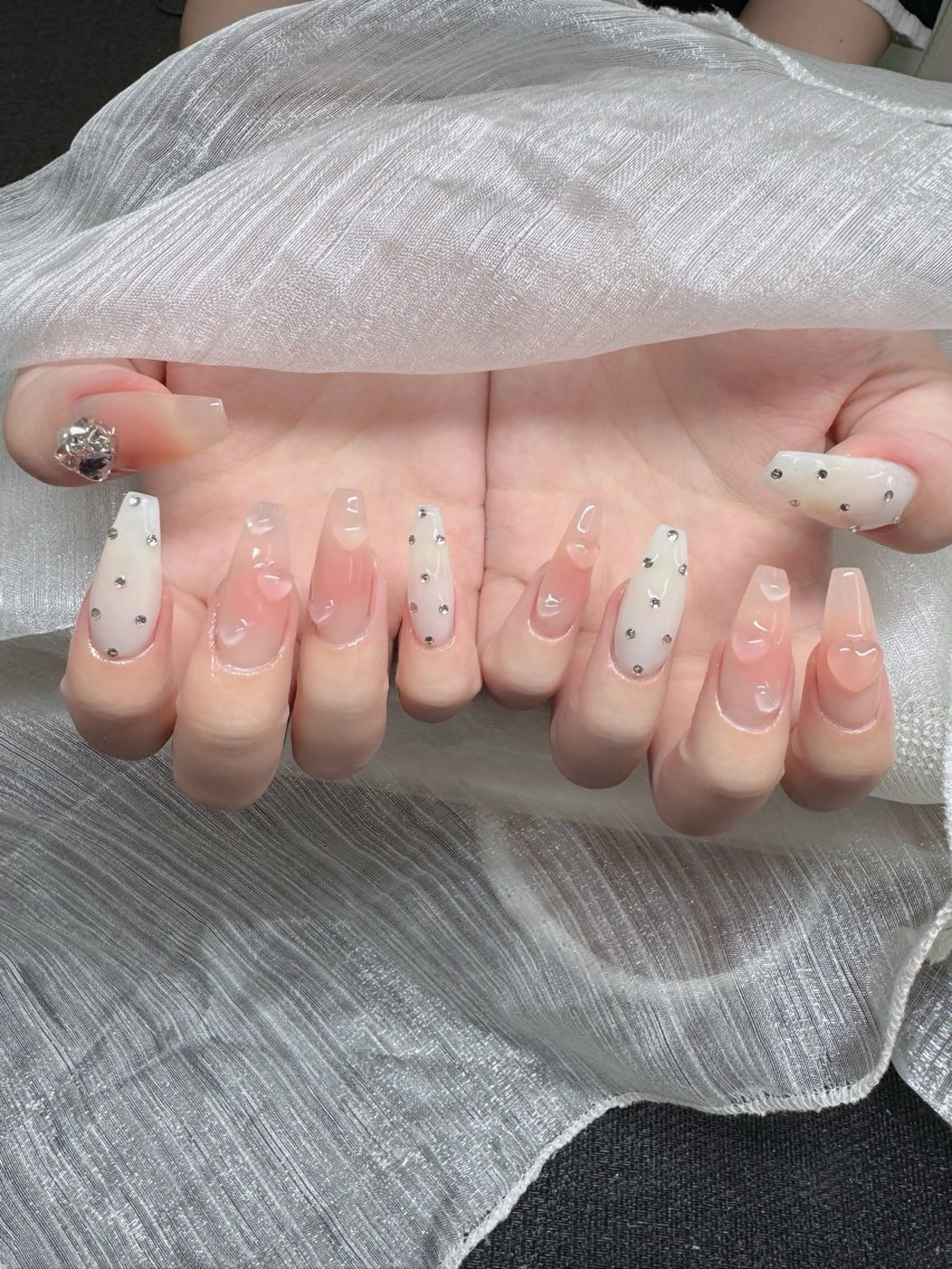 ネイル フレンチネイル ジェルネイル ガラスフレンチ ハロウィン ハート H.baby nail所属・H.baby Nail Salonのネイルデザイン