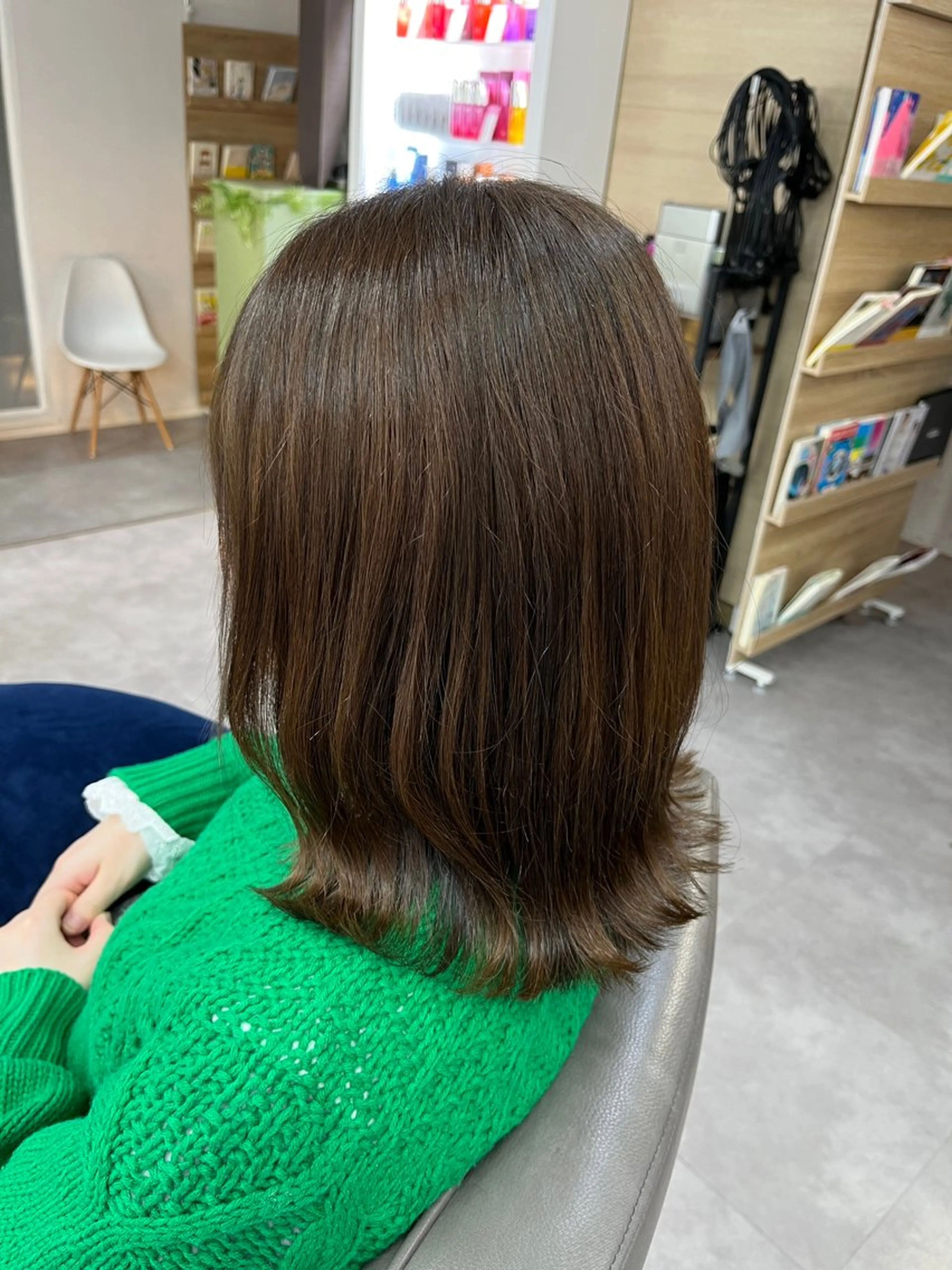 ミディアム カラー 三品 早妃のヘアスタイル
