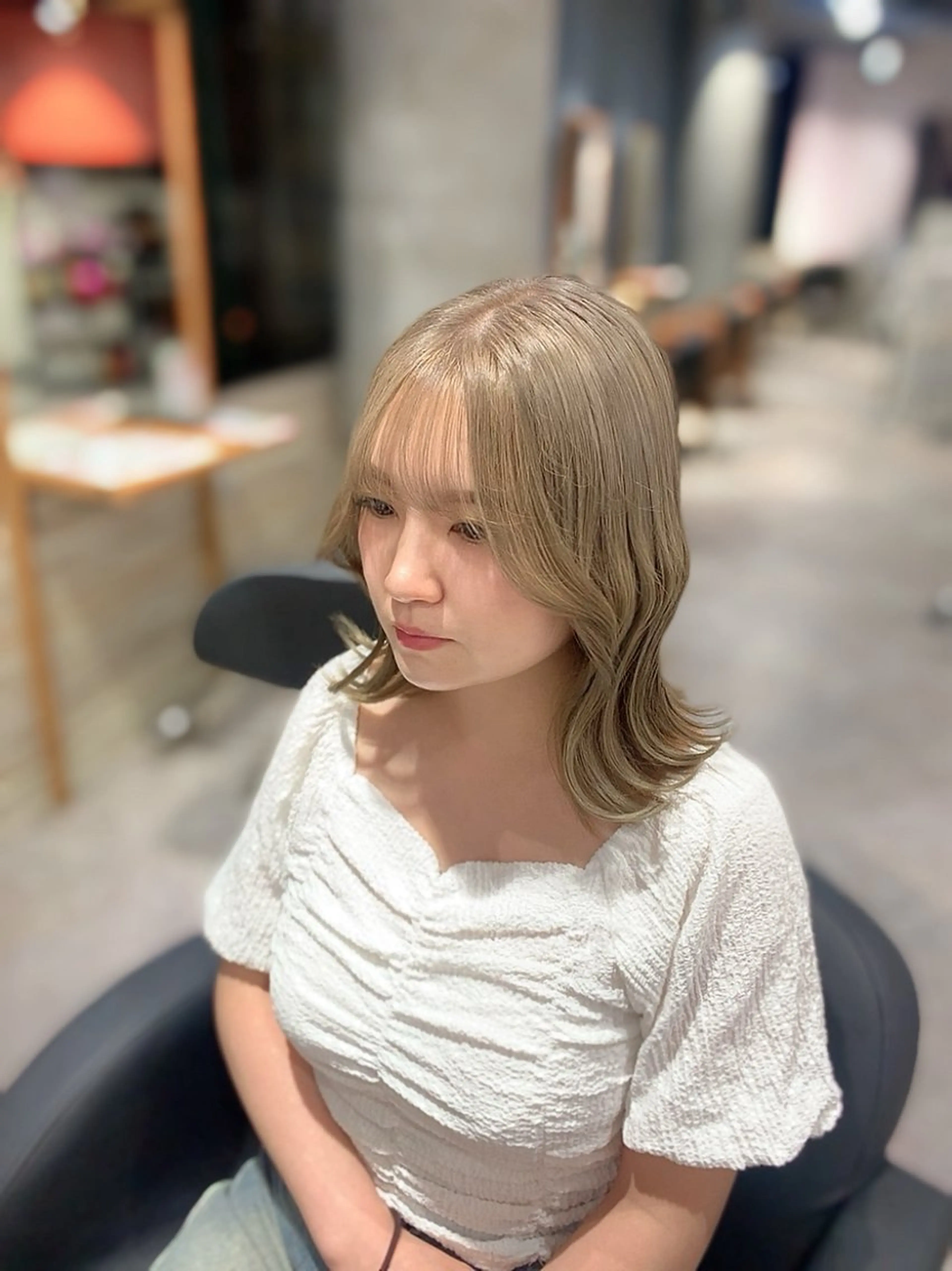 ミディアム カット ヘアカラー トリートメント shes茶屋町アリサ 🎀顔周り×韓国風のヘアスタイル