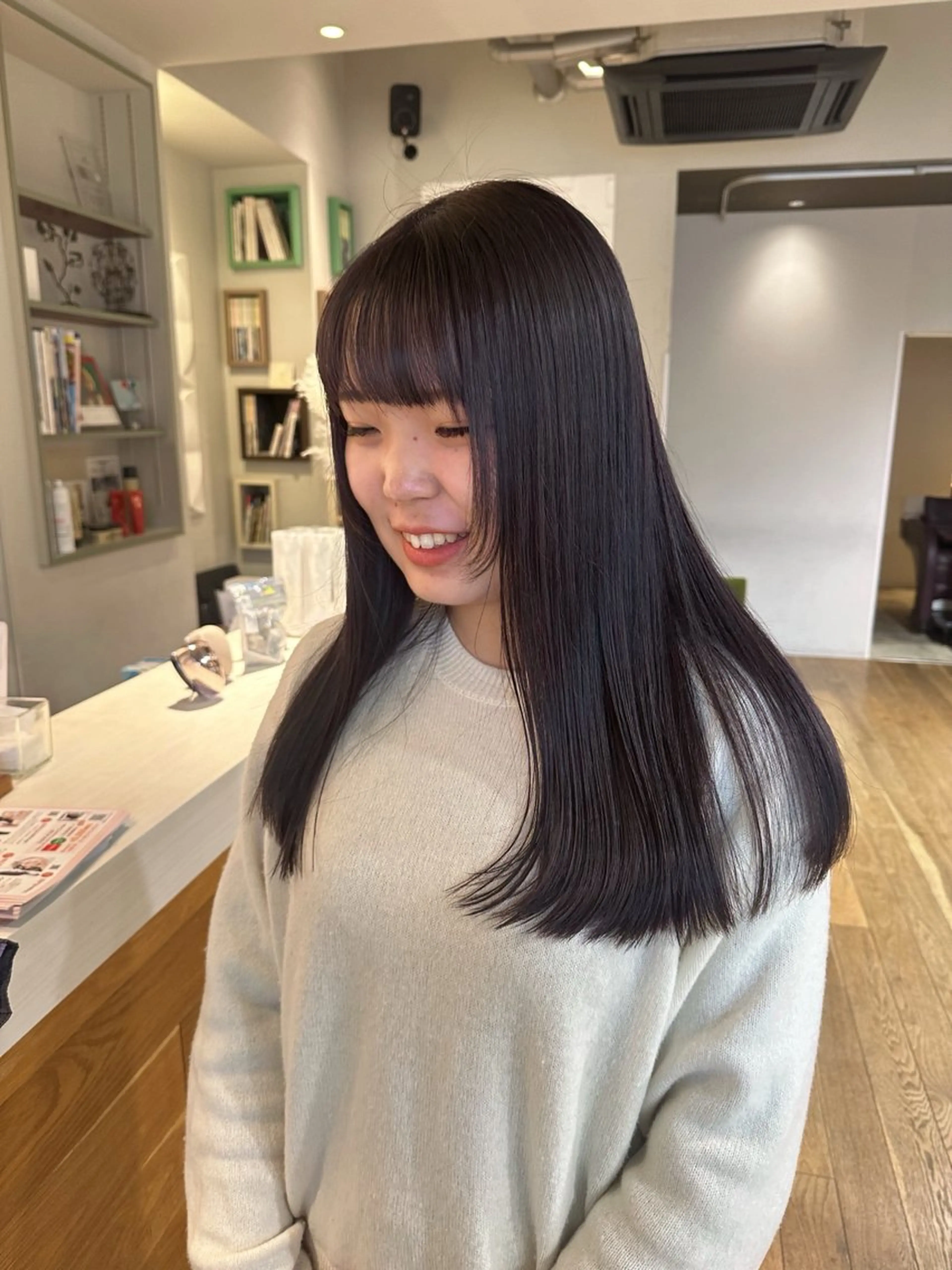 ロング カラー カット ヘアカラー トリートメント 塩澤 榛奈のヘアスタイル