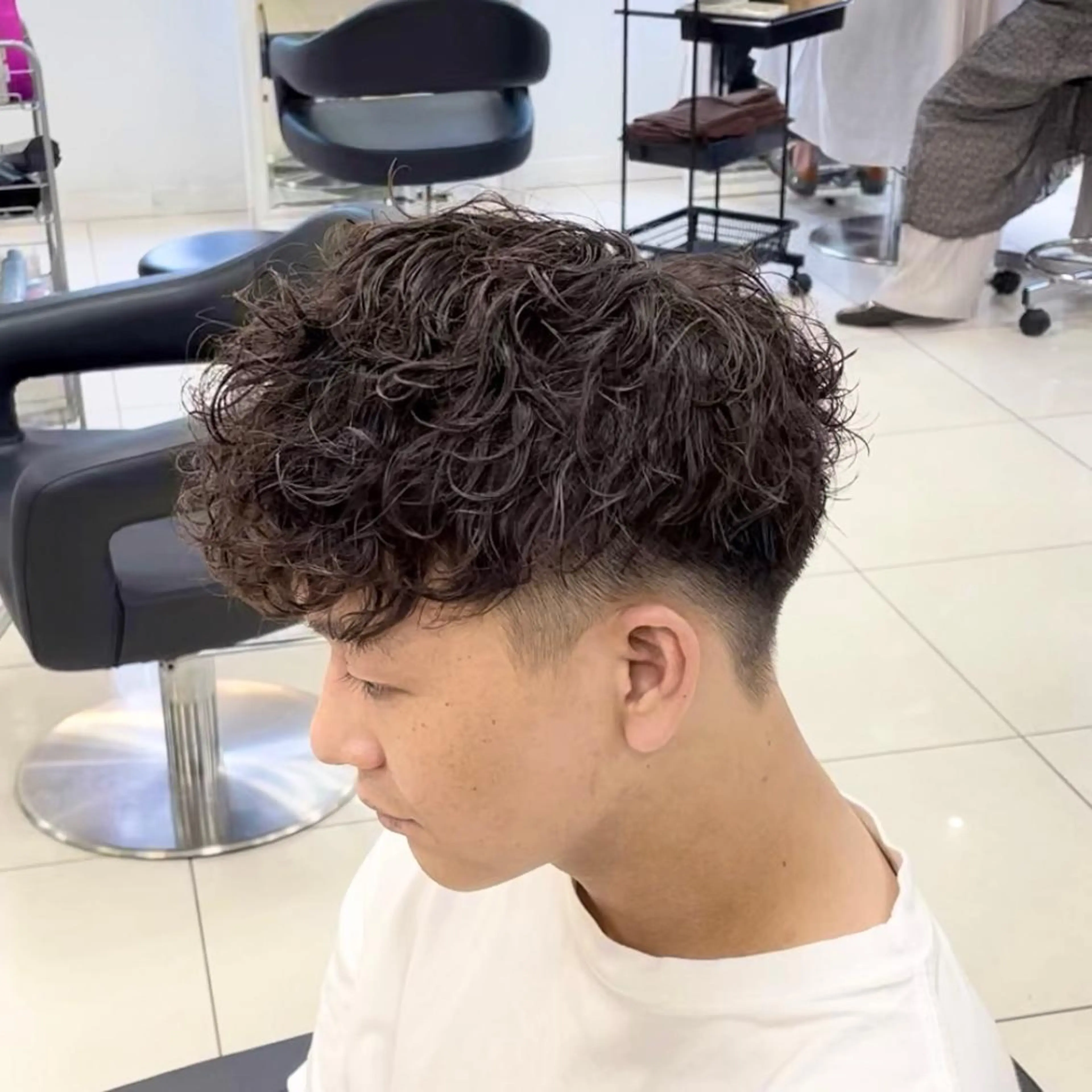 ショート パーマ メンズ スペインカール カット パーマ トリートメント フェザーパーマ職人 🪶ryosukeのヘアスタイル