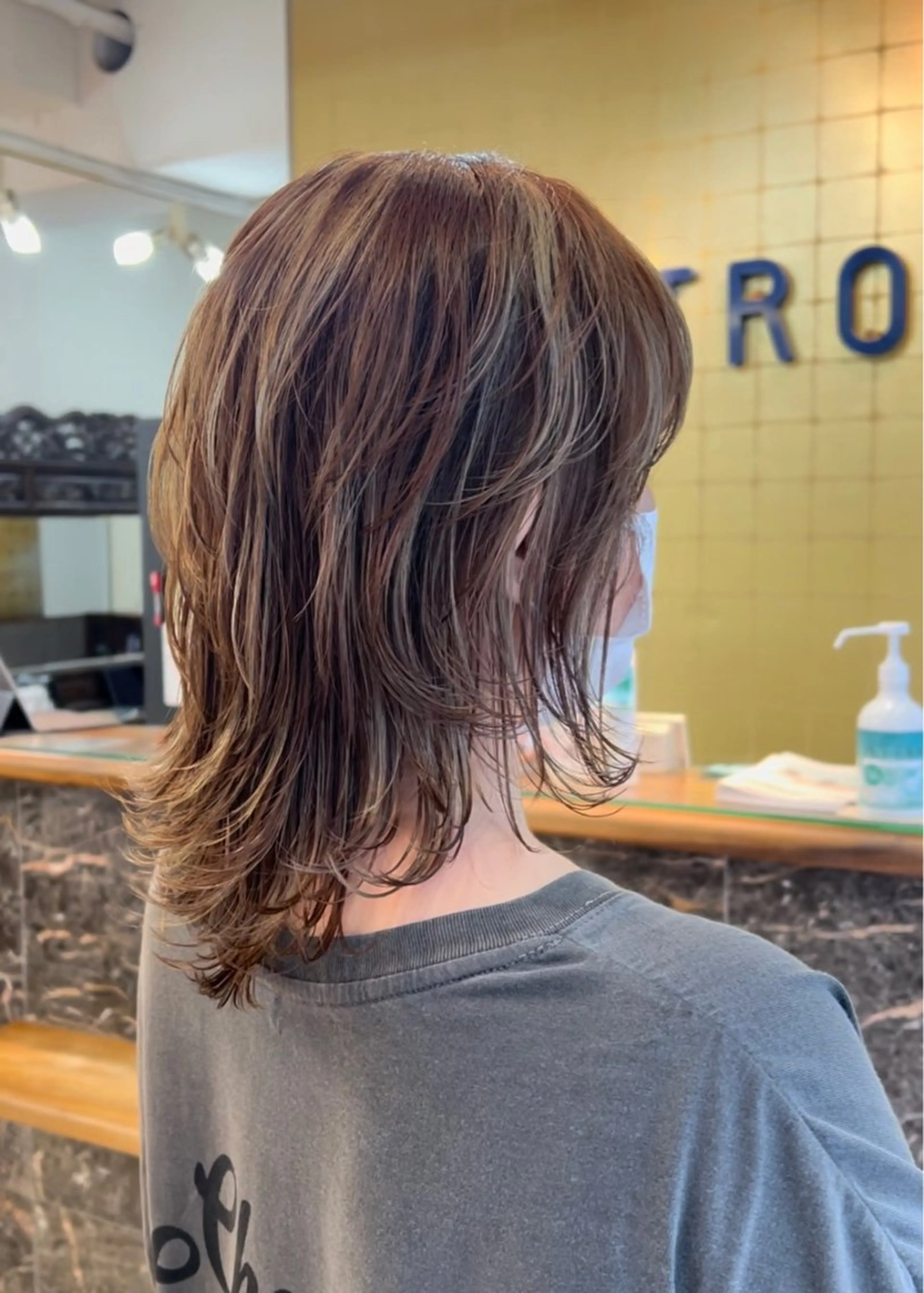 セミロング カラー ベージュカラー ハイライトカラー ハイライト ヘアカラー トリートメント 白髪ぼかし脱白髪染め 大塚綾のヘアスタイル