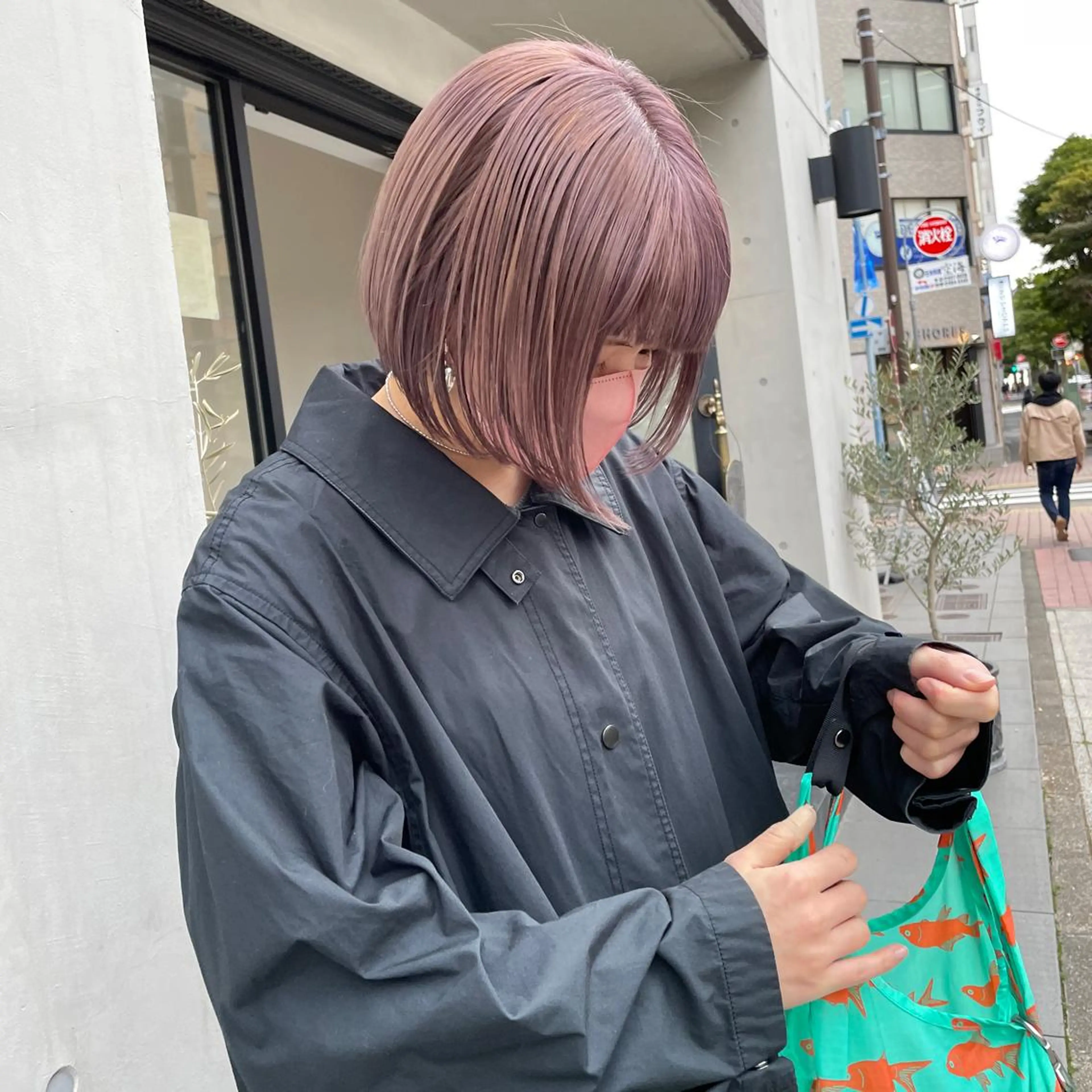 ショート カラー パーマ ヘアアレンジ メンズ キッズ ネイル マツエク・マツパ アイブロウ カット ヘアカラー casane所属・暖色・前髪カット 🎗️佐藤ゆみこのヘアスタイル