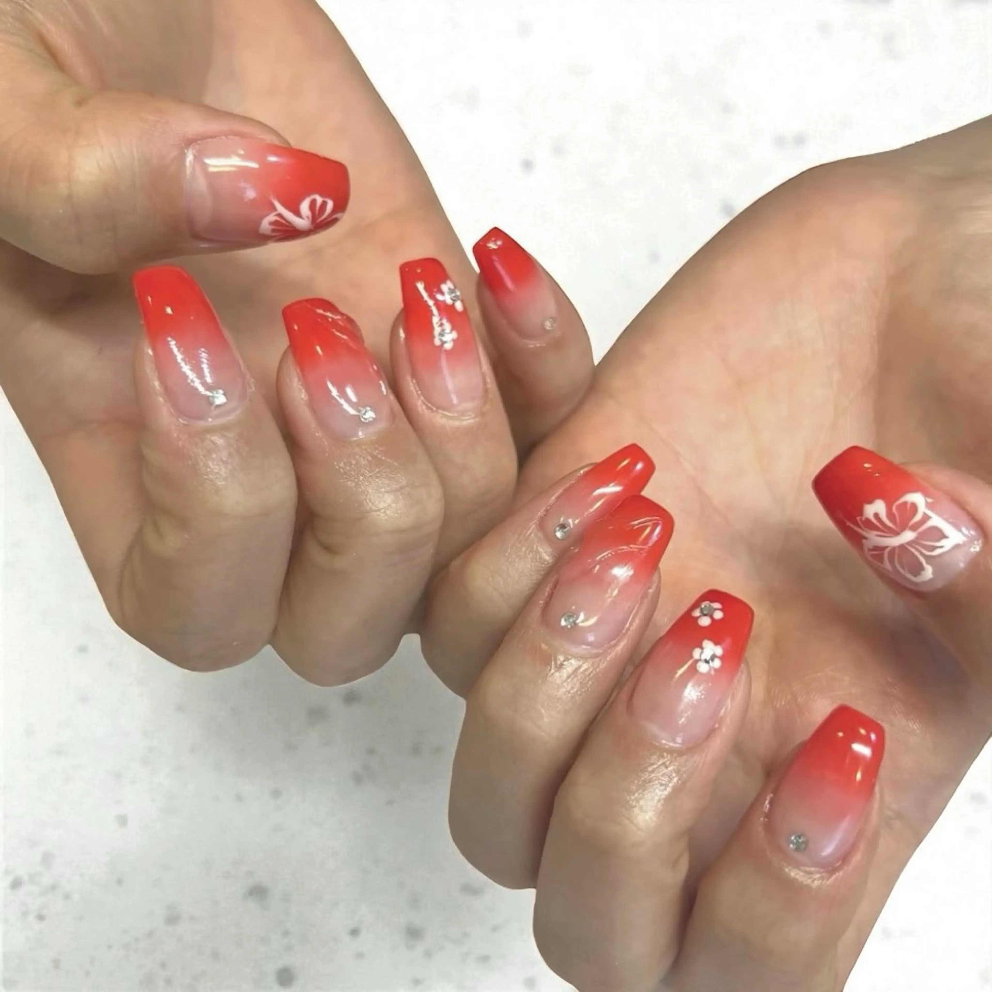 ネイル ジェルネイル ハードジェル ハンドネイル ハンドケア nail salon　Natural Cure所属・平井 彩香のネイルデザイン