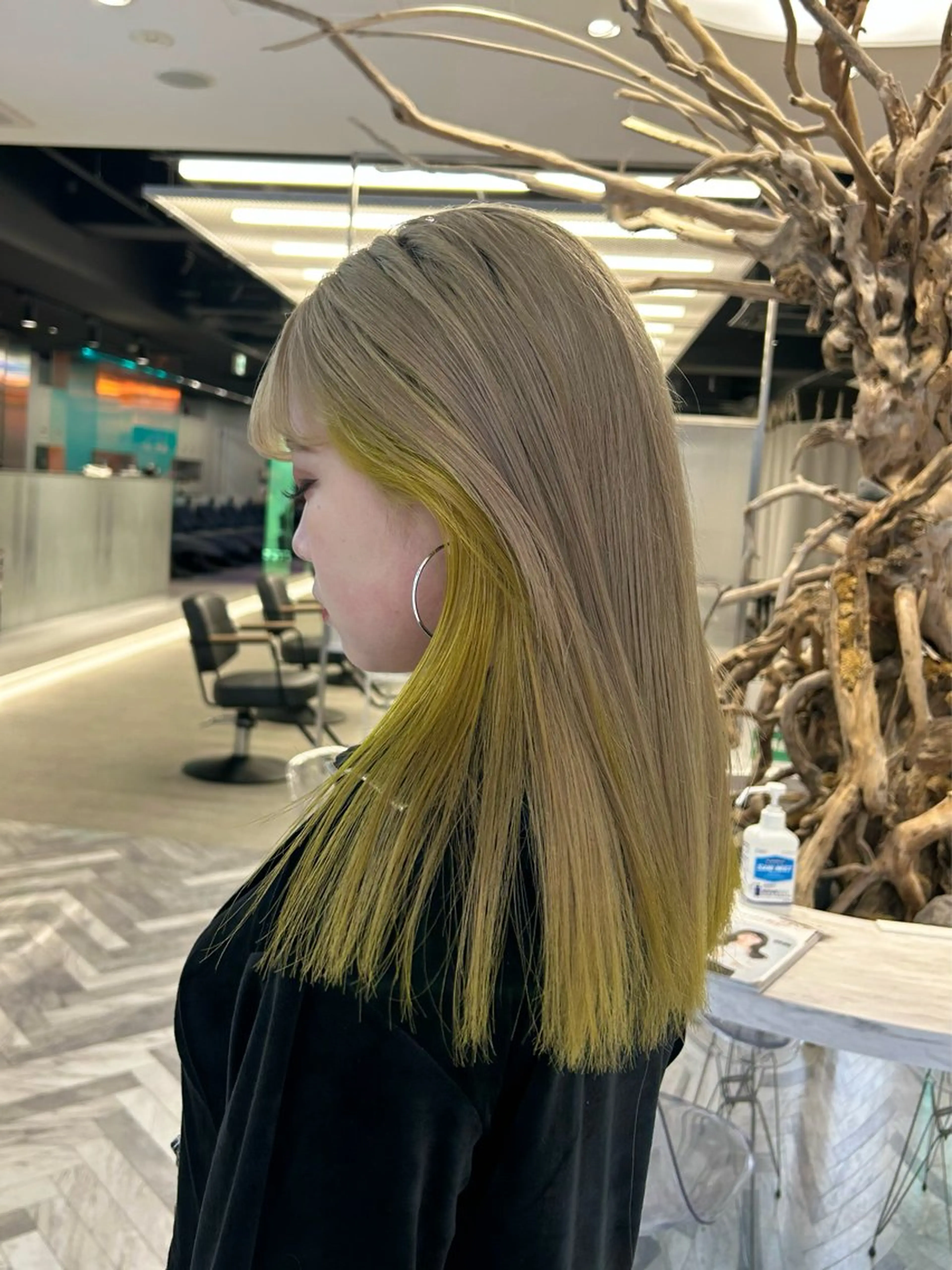 ミディアム ヘアカラー トリートメント 透け感ベージュ /ミハルのヘアスタイル