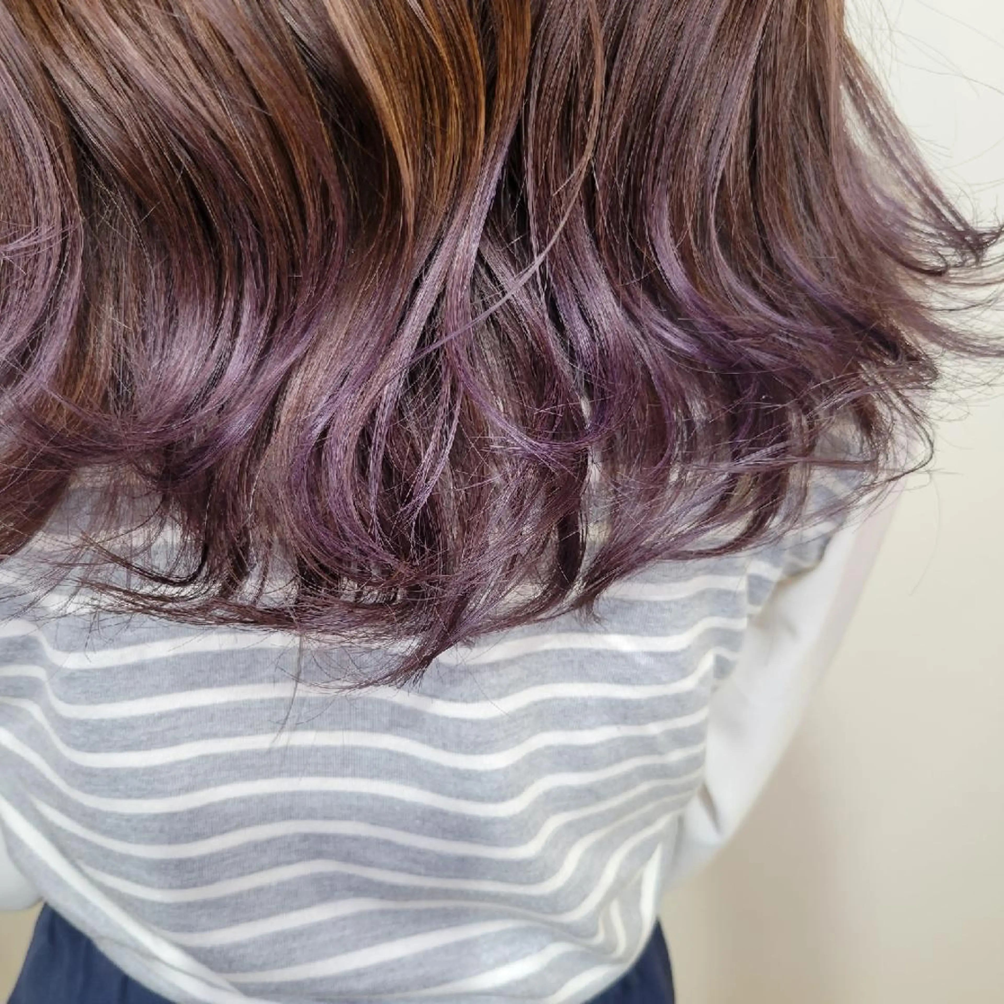 セミロング パープルカラー カット ヘアカラー トリートメント 🇰🇷透明感×ハイ トーン🌟tomoのヘアスタイル