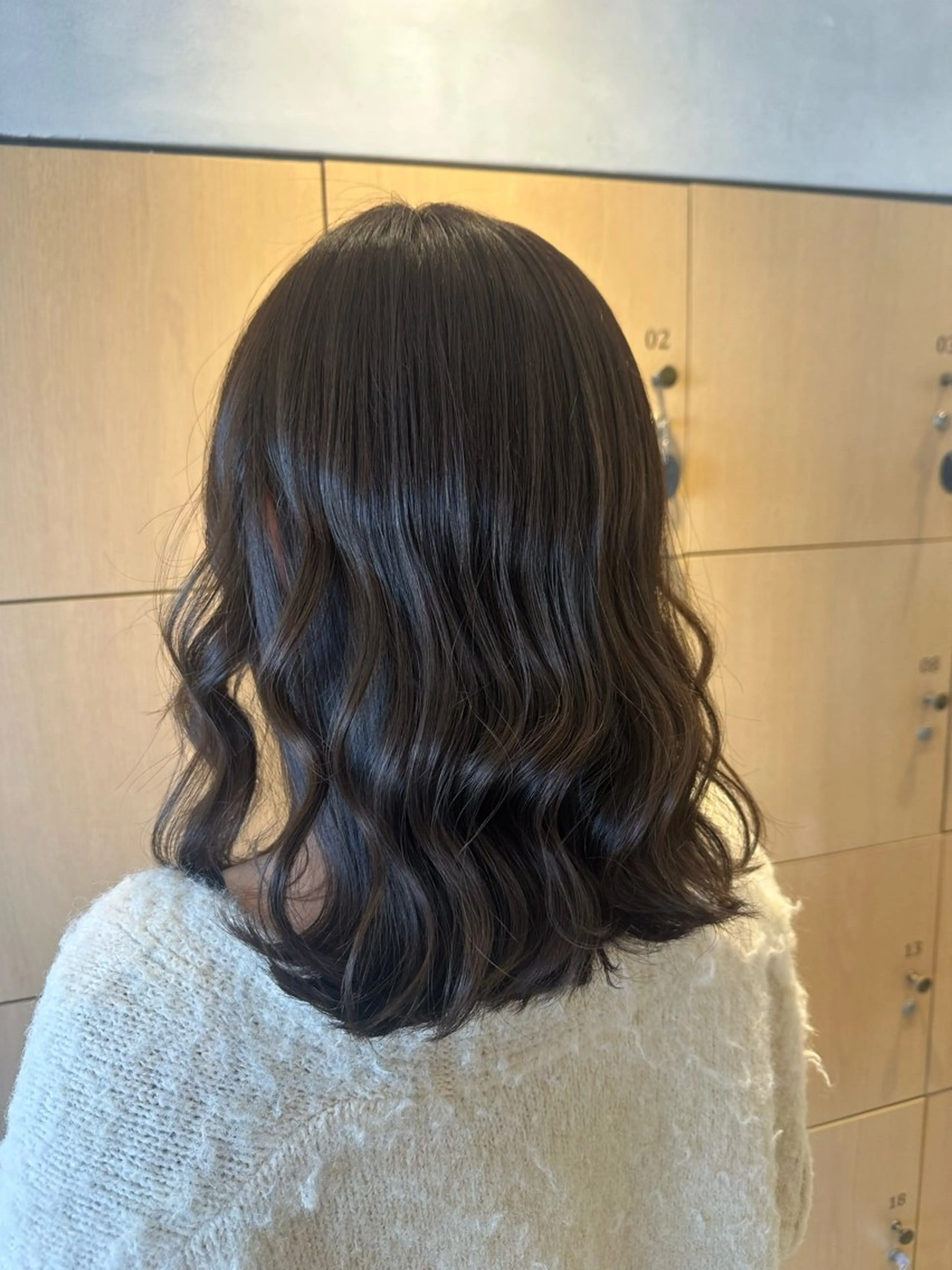 カラー フクイ ミユのヘアスタイル