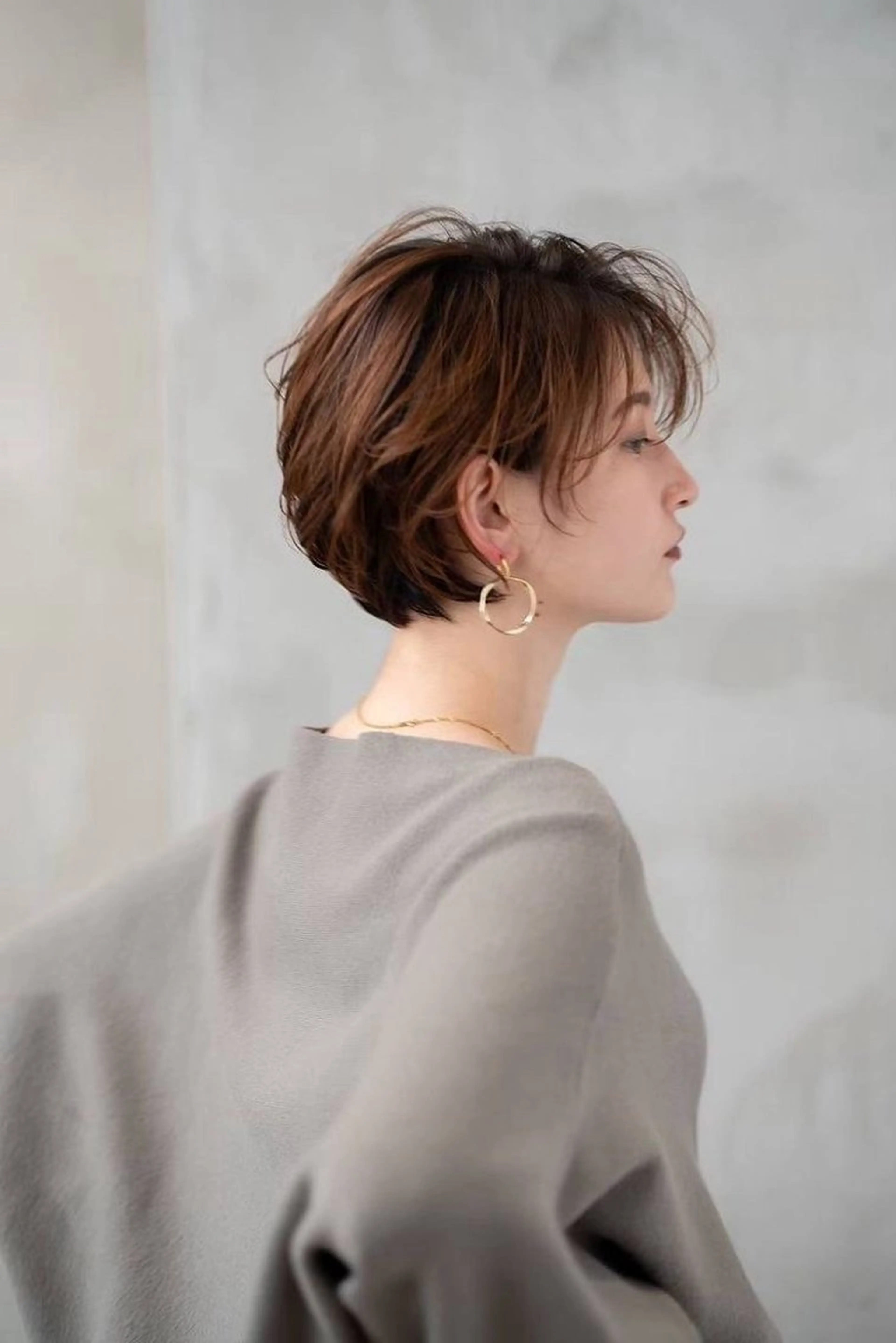 ショート ショートヘア サキ🤍ハイトーン 🩰くびれ巻きヘアのヘアスタイル