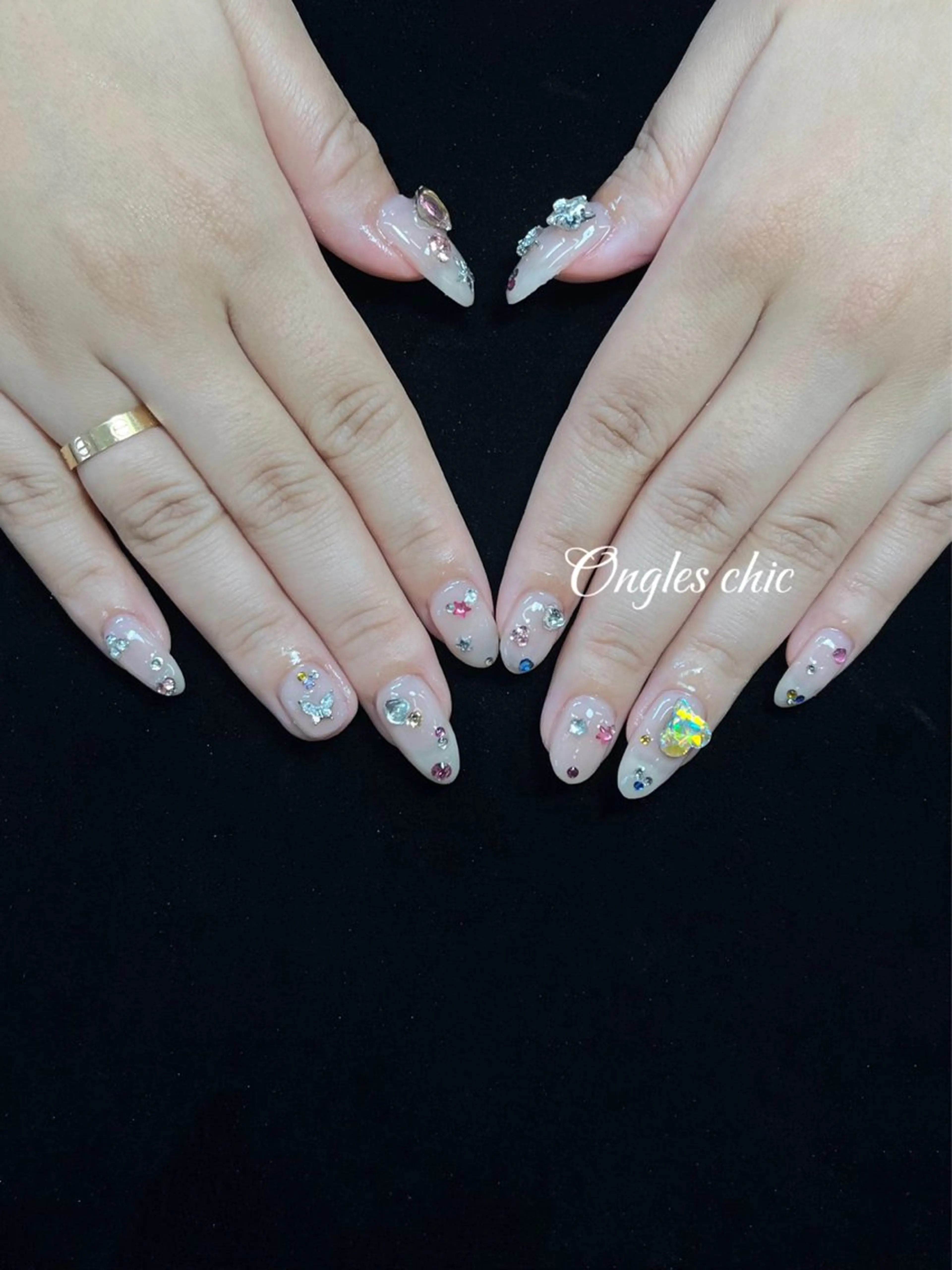 ネイル ハンドネイル ongles chicのネイルデザイン