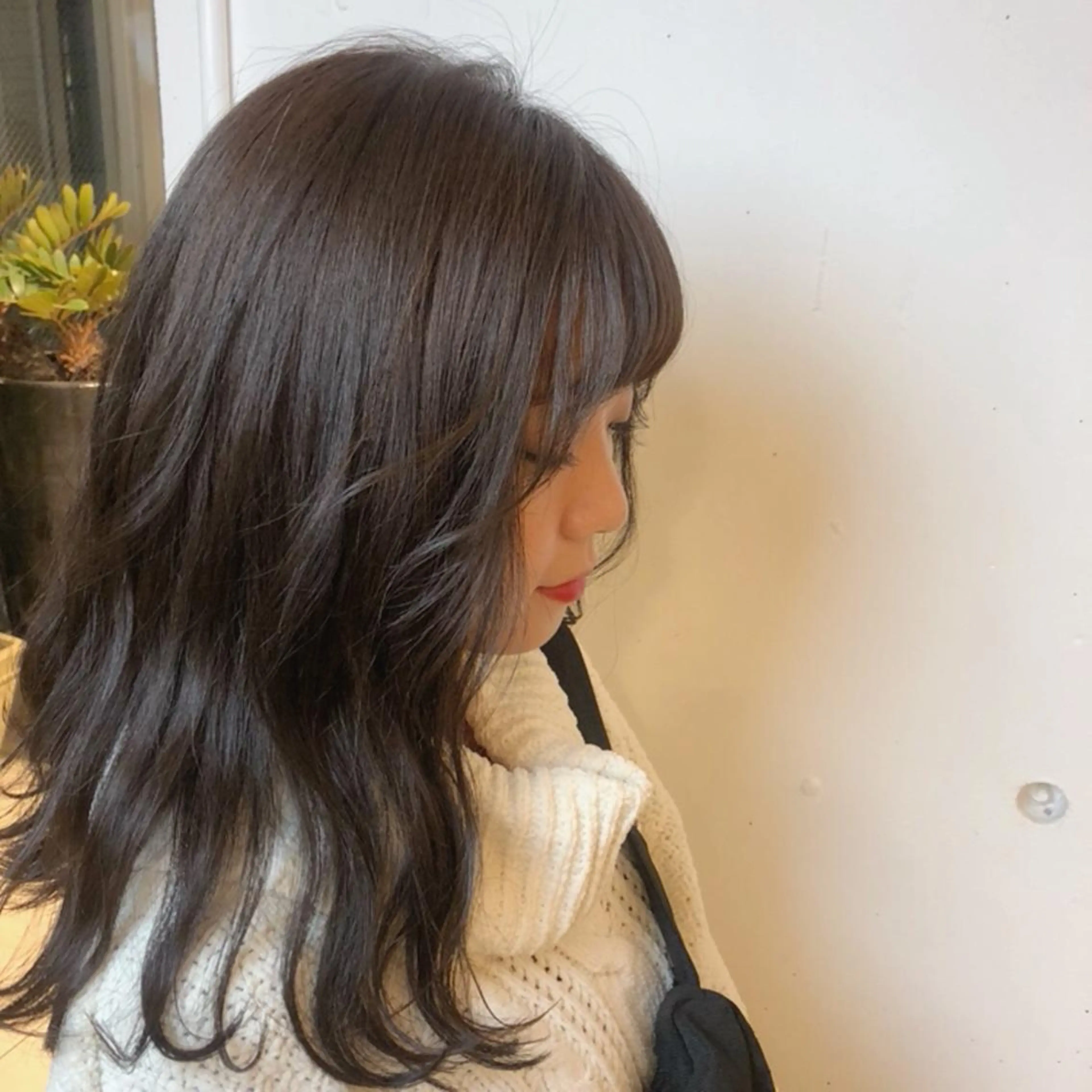 セミロング カラー ボブ顔周り 韓国遠藤小雪のヘアスタイル