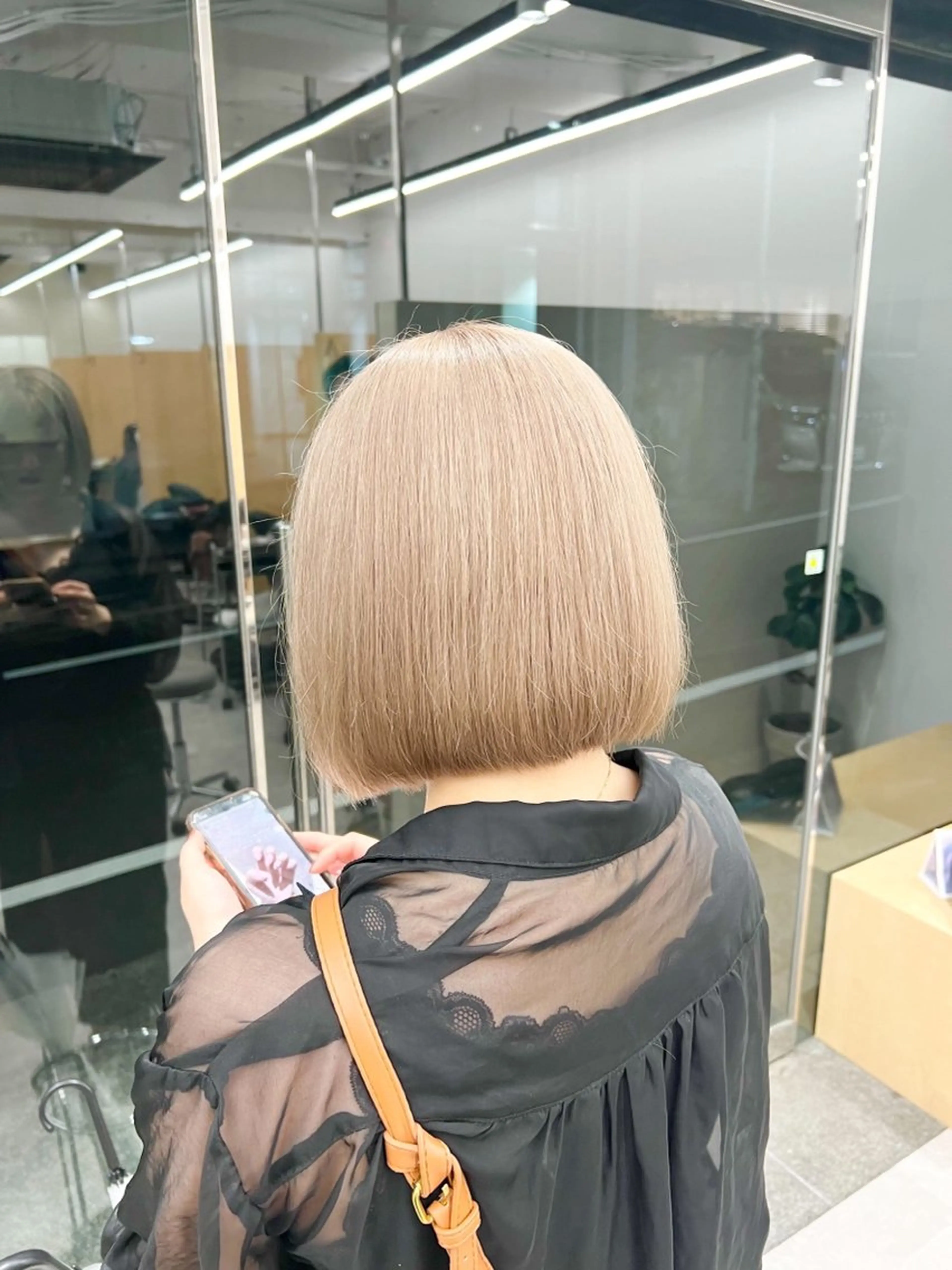 ショート カラー kiona所属・守屋裕太 レディースカットのヘアスタイル