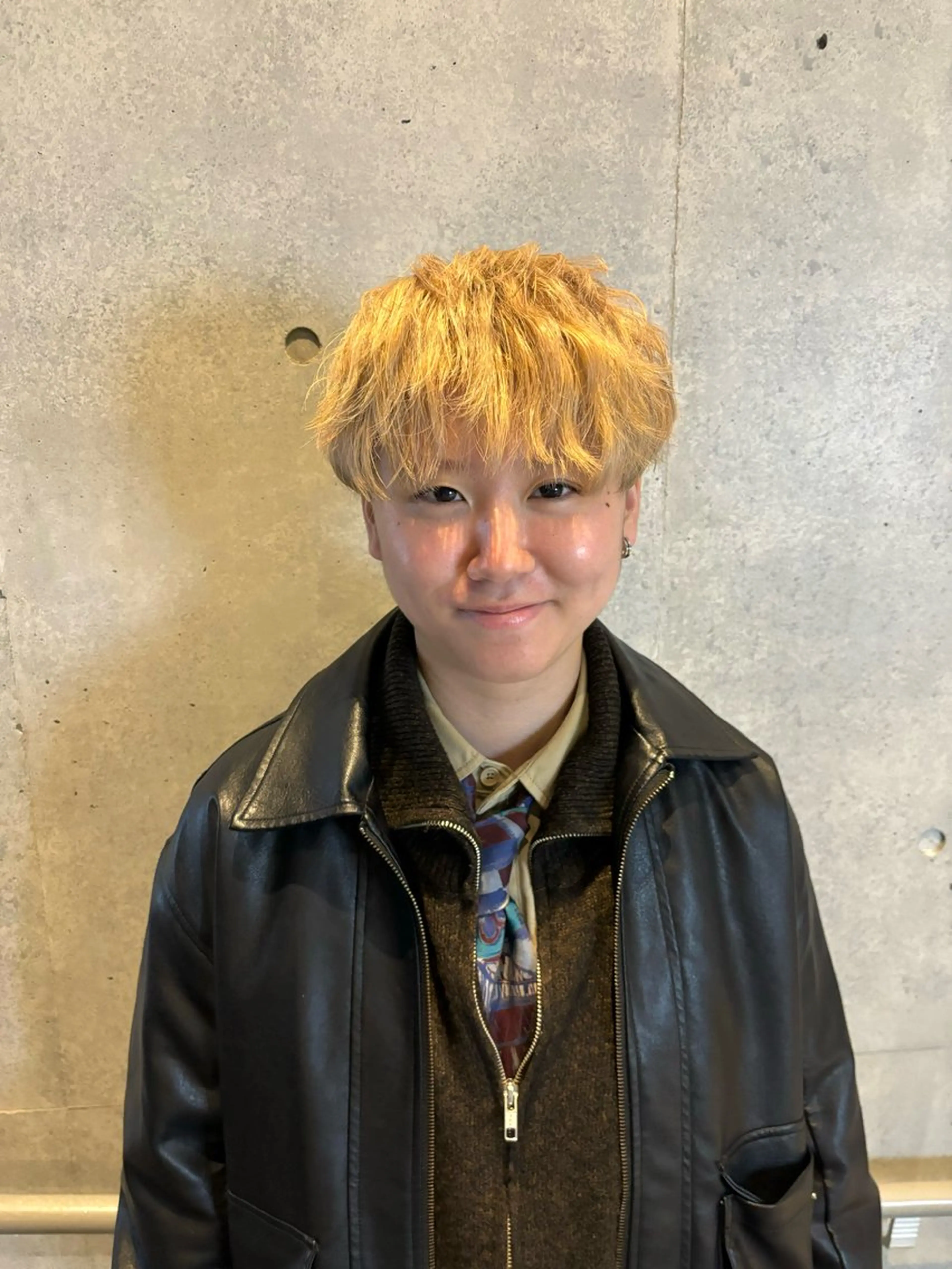 ショート カラー メンズ ヘアカラー しほ/ミルクティー/ メンズパーマ/バンドのヘアスタイル