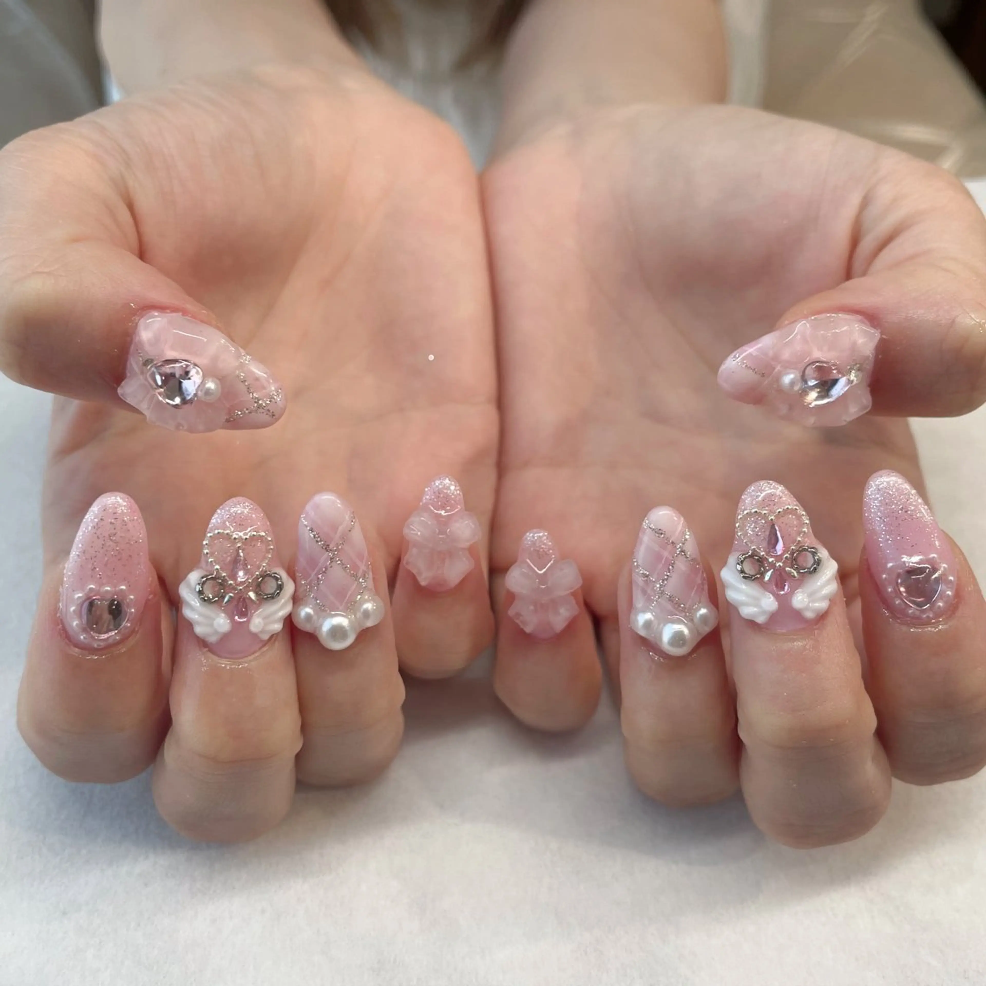 ネイル ハンドネイル 💎🐰 saki. m 🐰💎のネイルデザイン