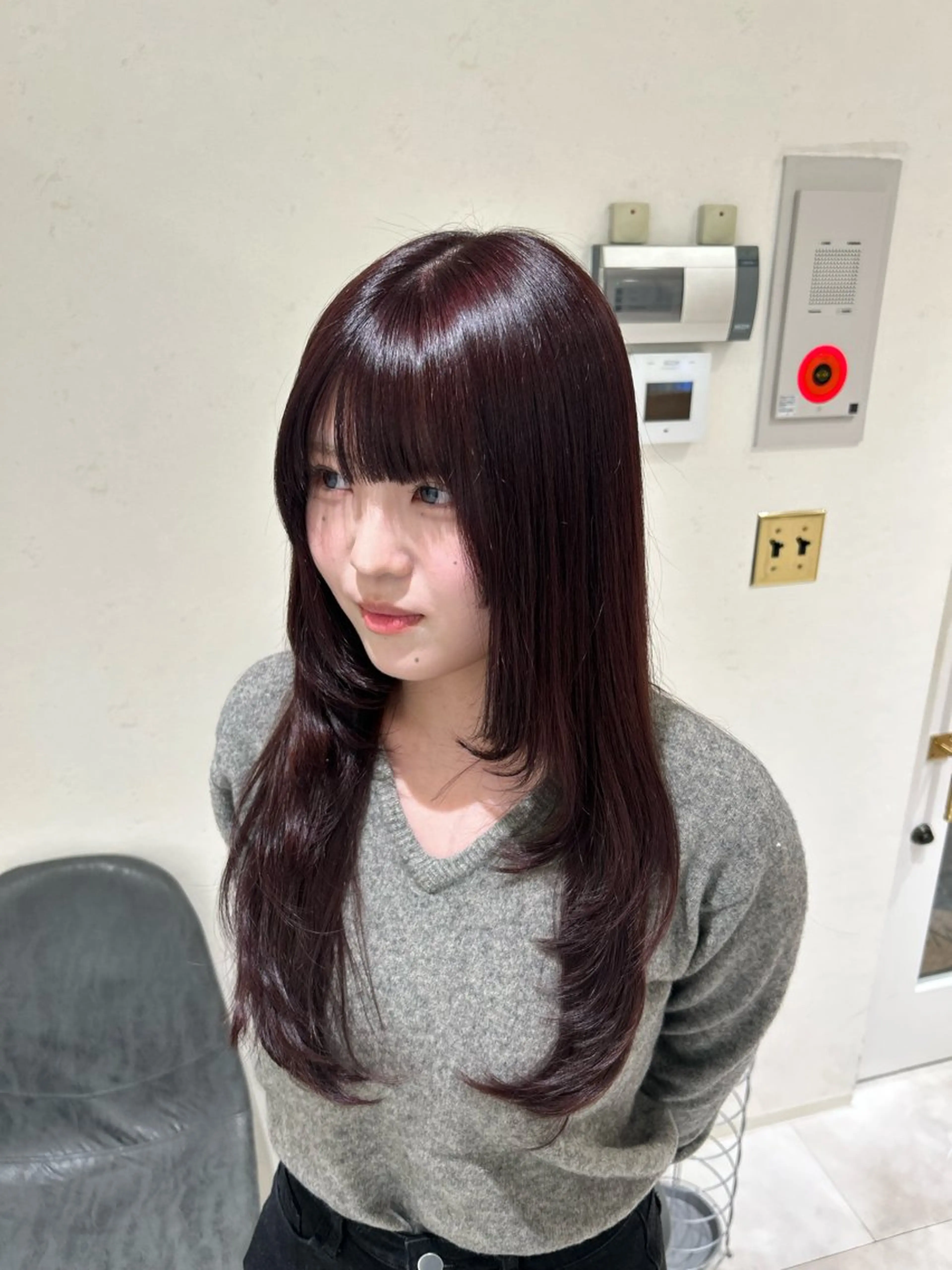 ロング カラー 神田 音羽のヘアスタイル