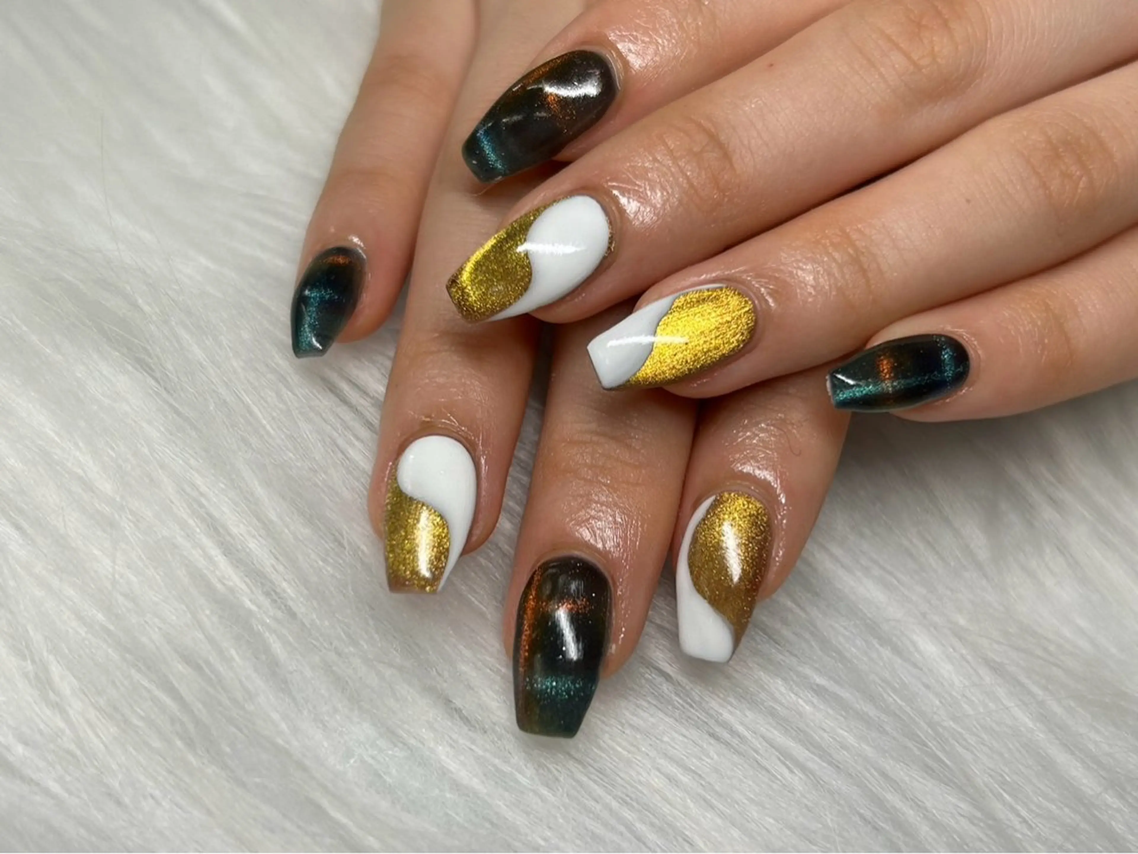ネイル ハンドネイル フットネイル PEEKABOO京橋 EYE&NAILのネイルデザイン