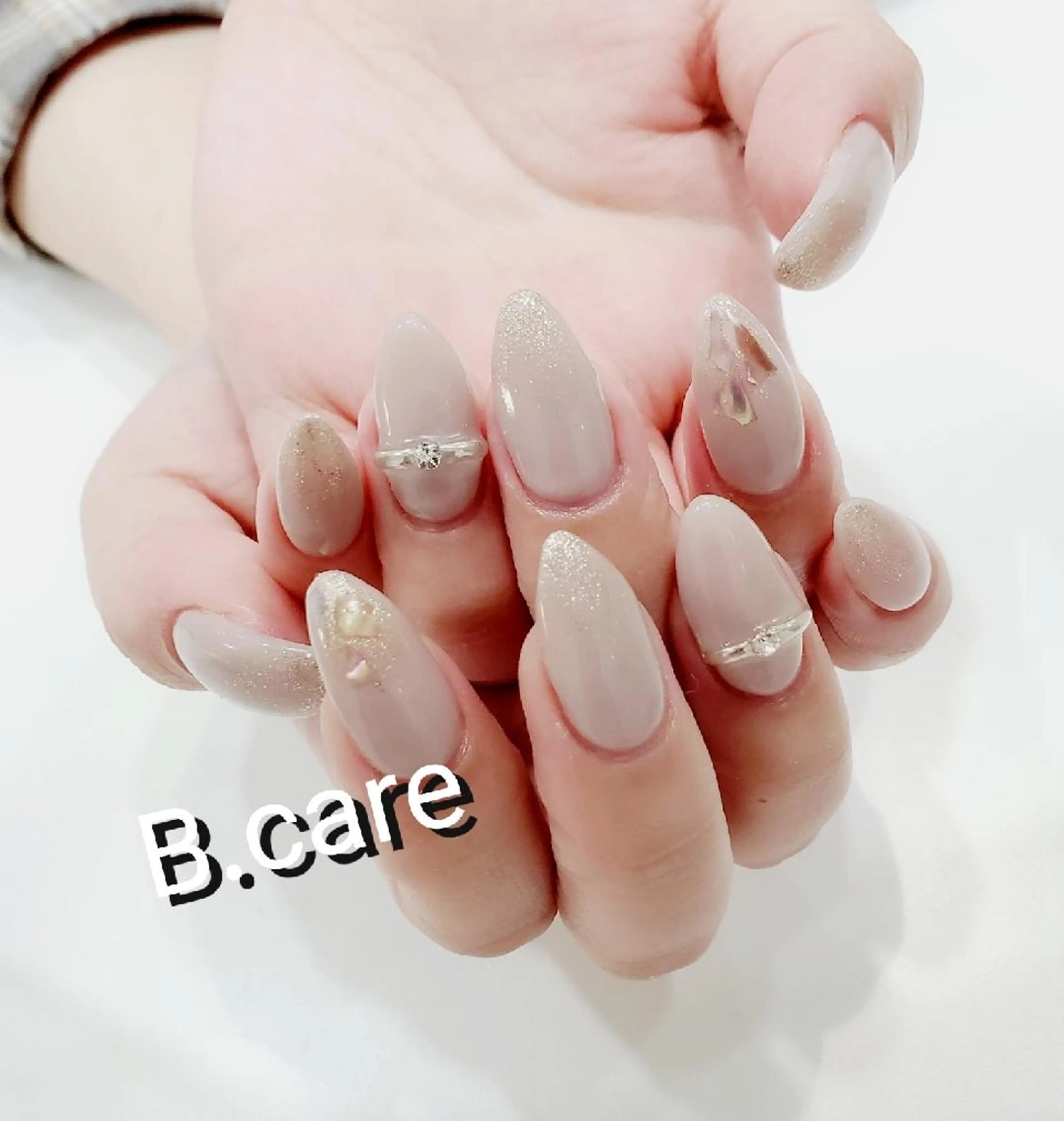 ネイル B.care自由ヶ丘所属・早坂  のネイルデザイン