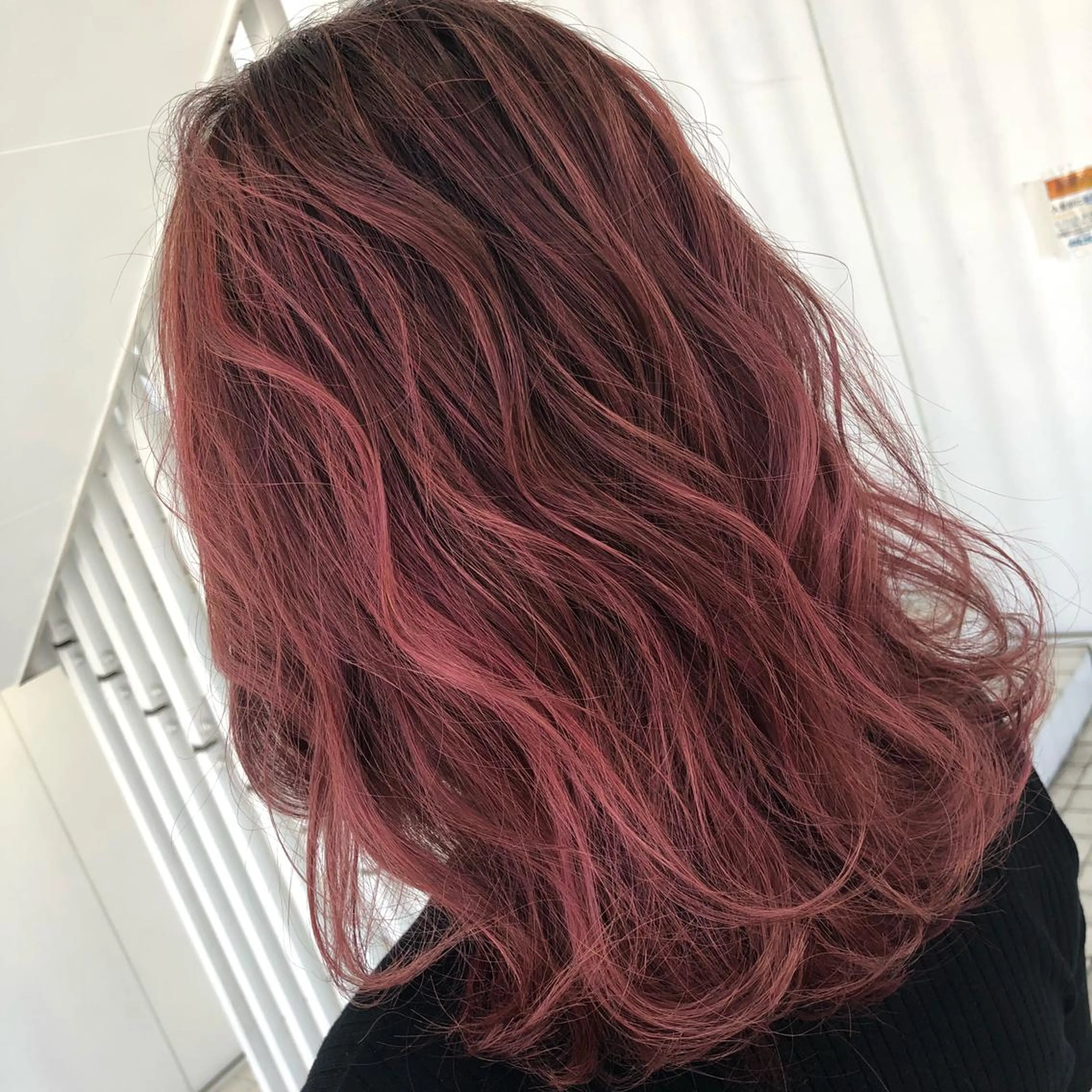 ミディアム カラー ピンクカラー カット ヘアカラー トリートメント 佐々木 好乃のヘアスタイル