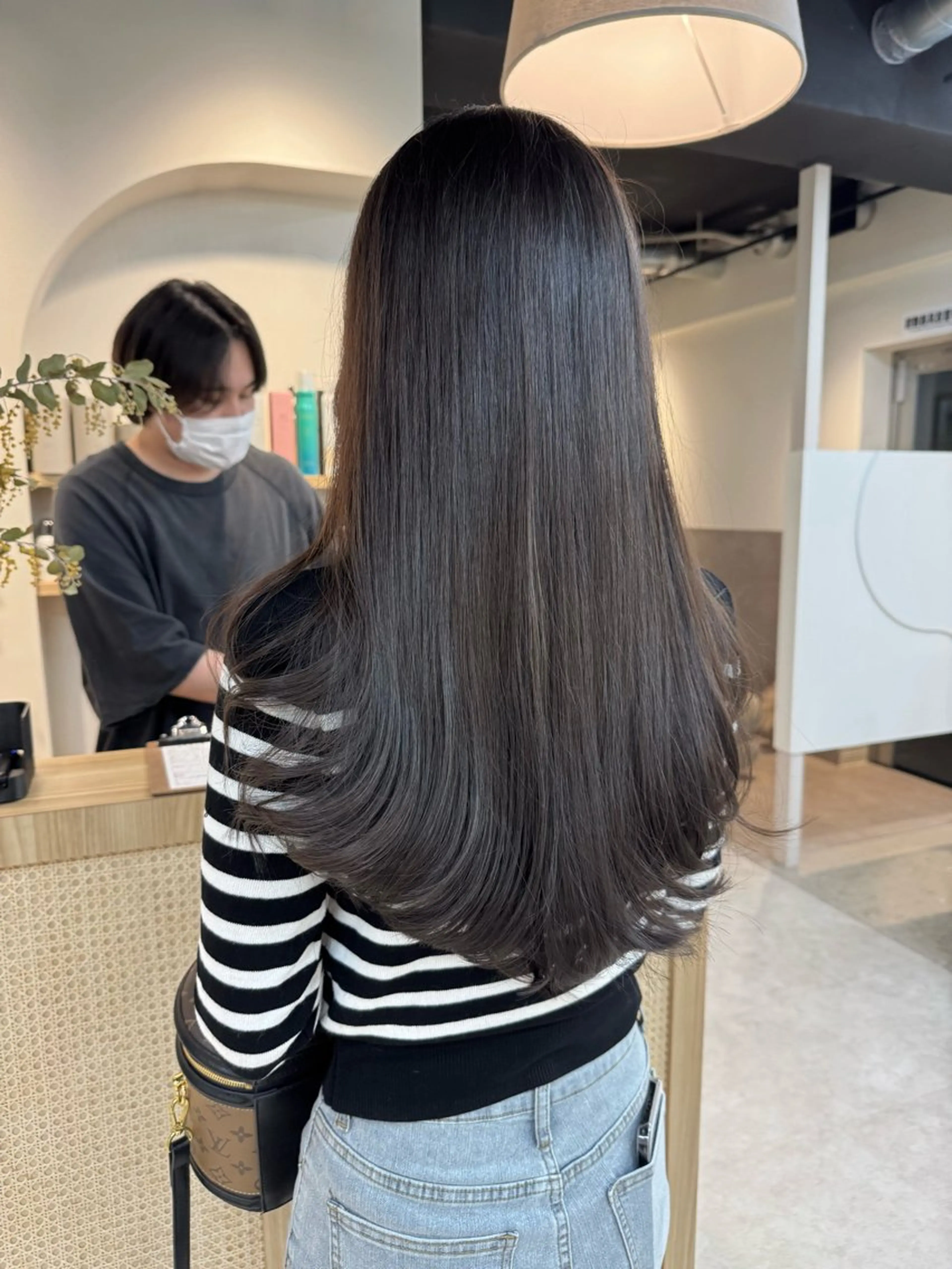 ロング カラー アッシュ グレージュ ラベンダーカラー 韓国風ヘア トリートメント ヘアカラー CaraFUKUOKA所属・江藤 来夢のヘアスタイル