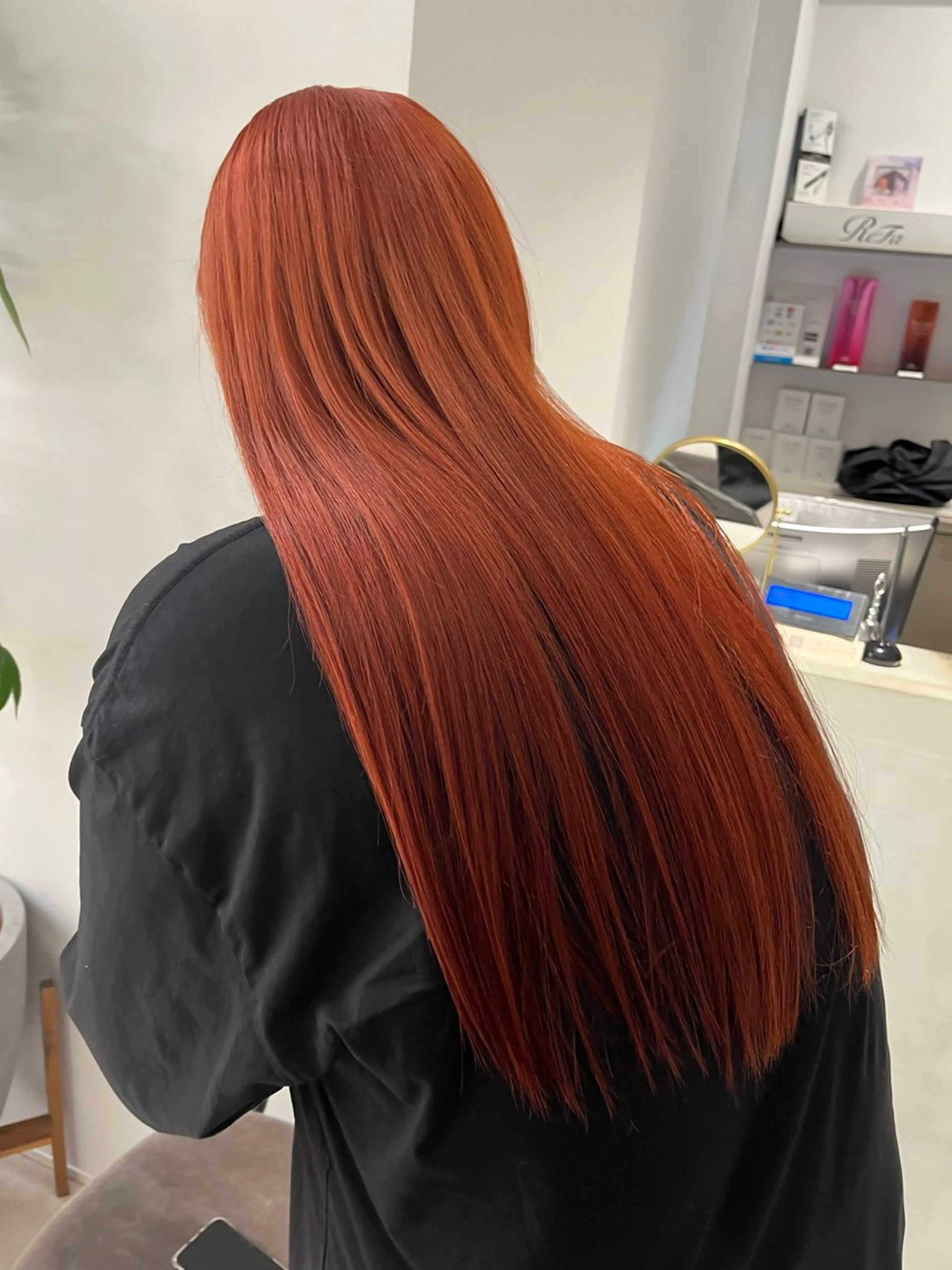 ロング カラー ブリーチ ダブルカラー ハイトーンカラー オレンジ レッドカラー スッと馴染むhair /ヨシダトモキのヘアスタイル