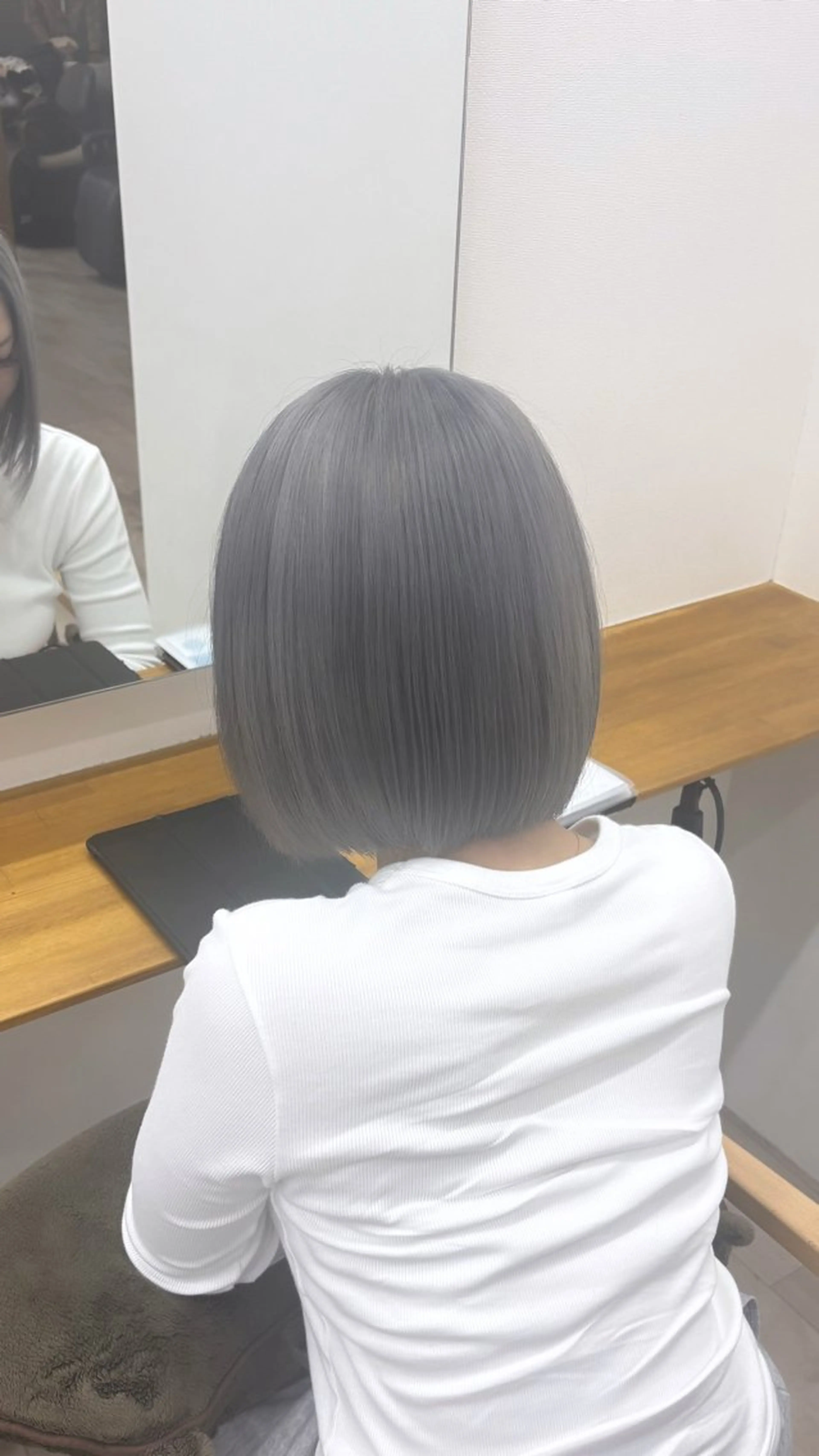 ショート カラー ブリーチ ハイトーンカラー ボブ 伴 星来のヘアスタイル