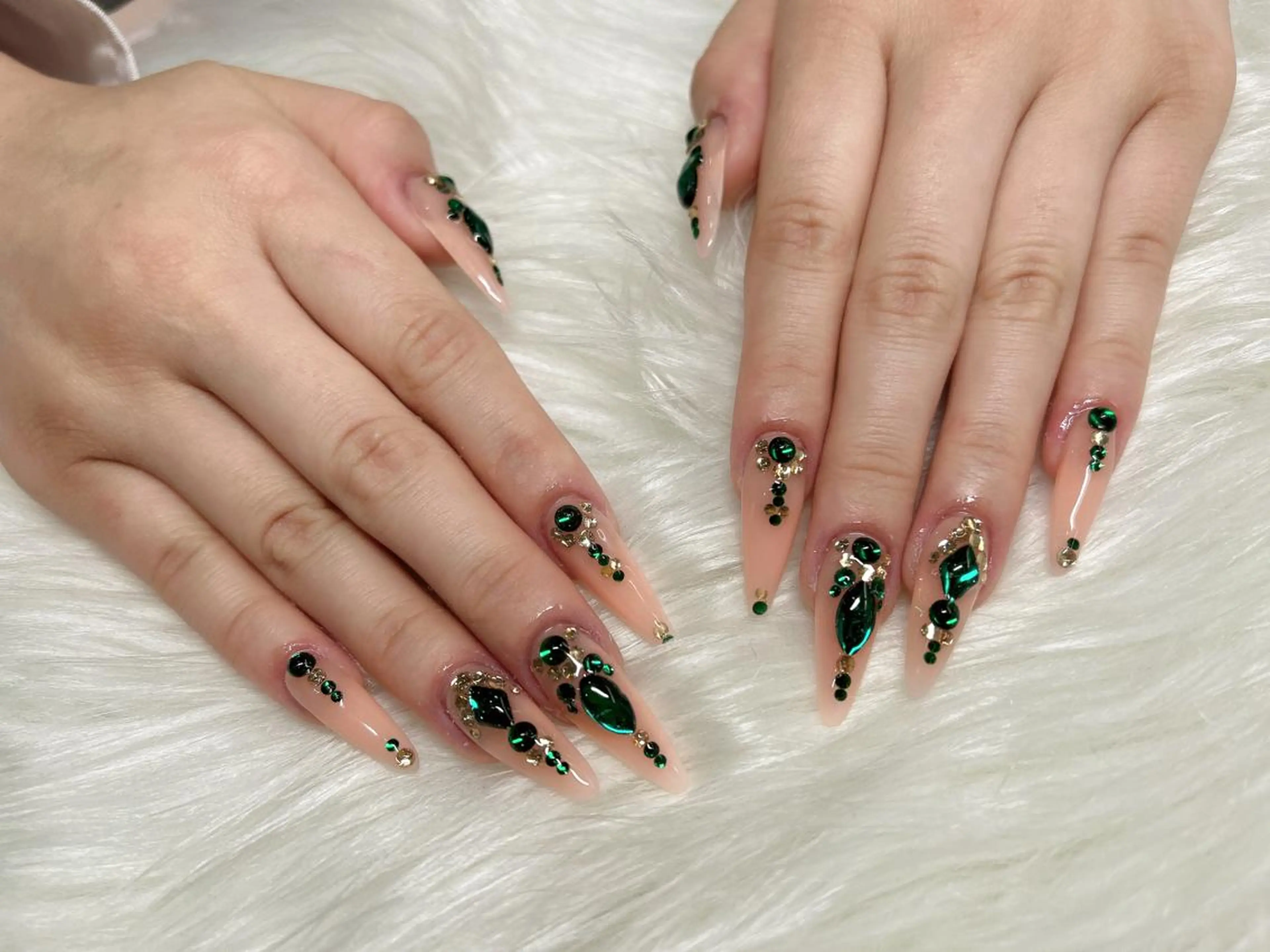セミロング ネイル ハンドネイル 《LB》ラブリエ Nail&eyeのマツエク・マツパデザイン